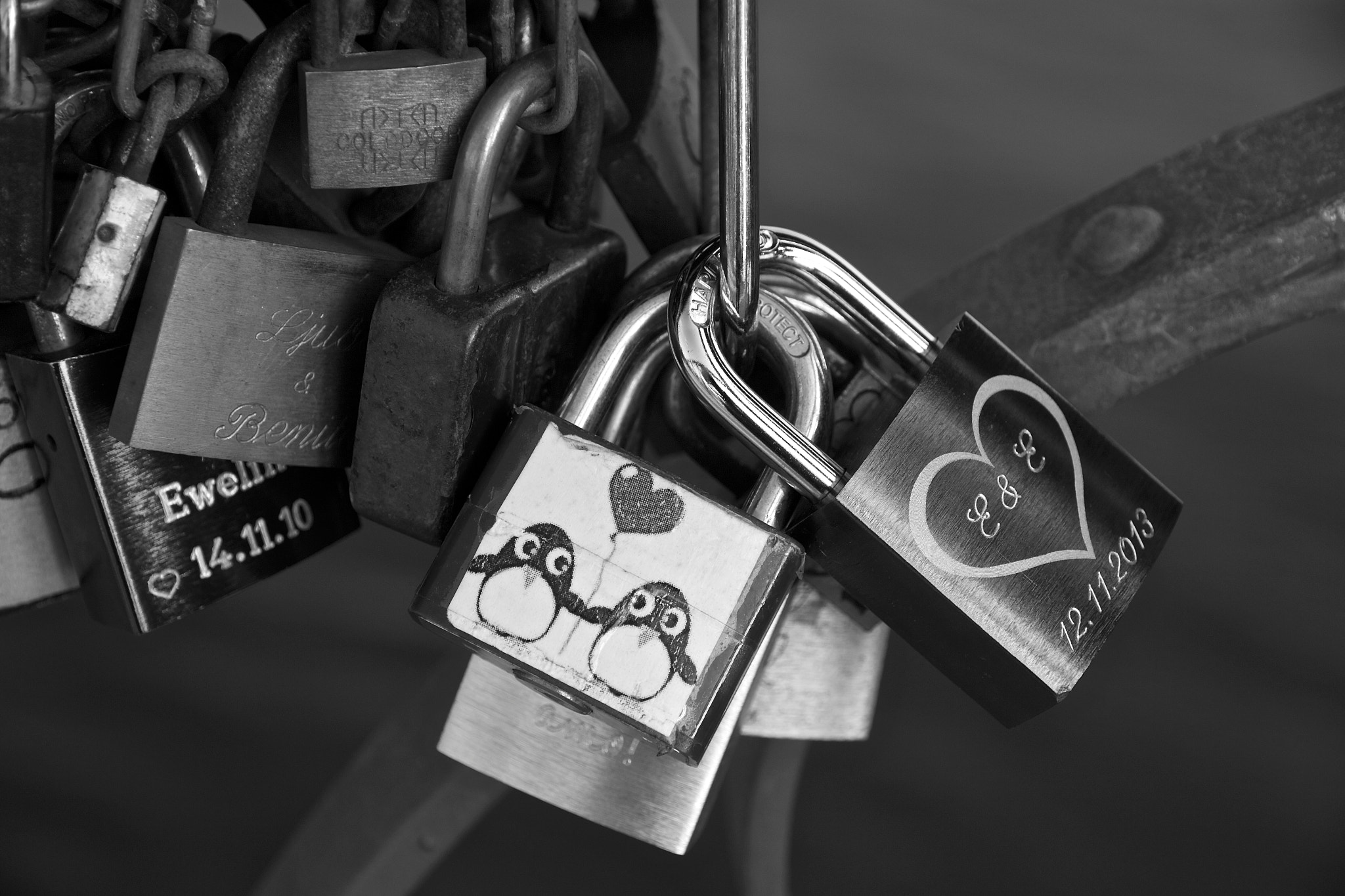 Canon EOS 650D (EOS Rebel T4i / EOS Kiss X6i) sample photo. Love locks photography