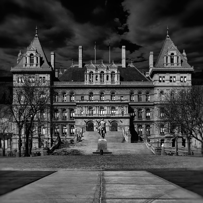 Canon TS-E 24.0mm f/3.5 L II sample photo. New york state capitol photography