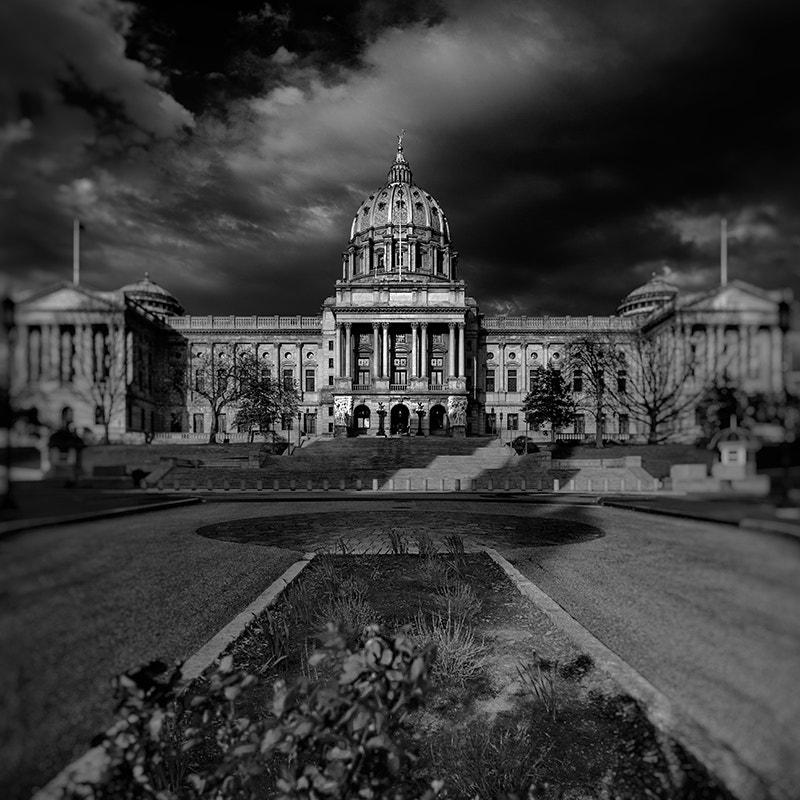 Canon EOS 5DS + Canon TS-E 17mm F4L Tilt-Shift sample photo. Pennsylvania state house photography