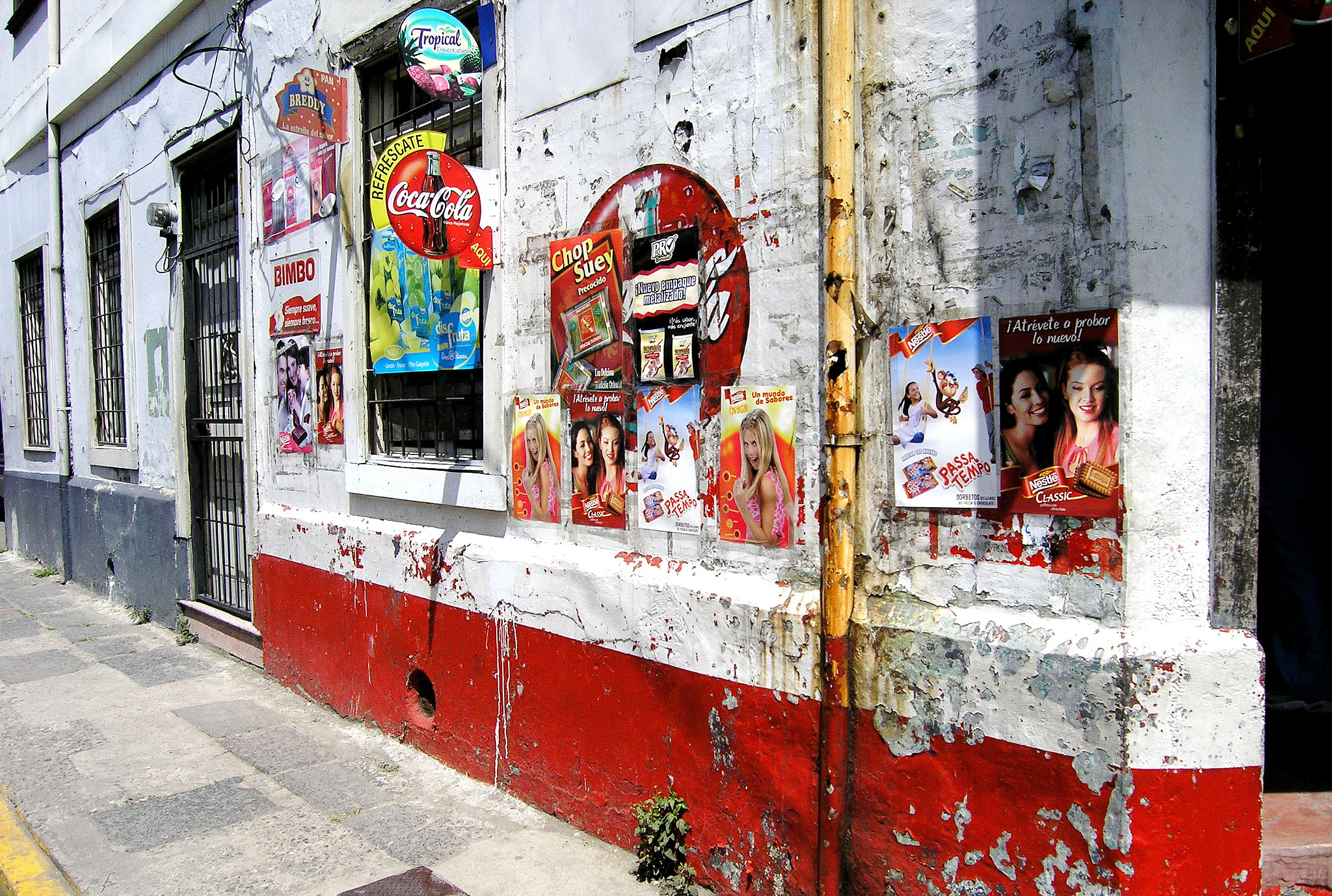 Olympus C5060WZ sample photo. Store front central america photography
