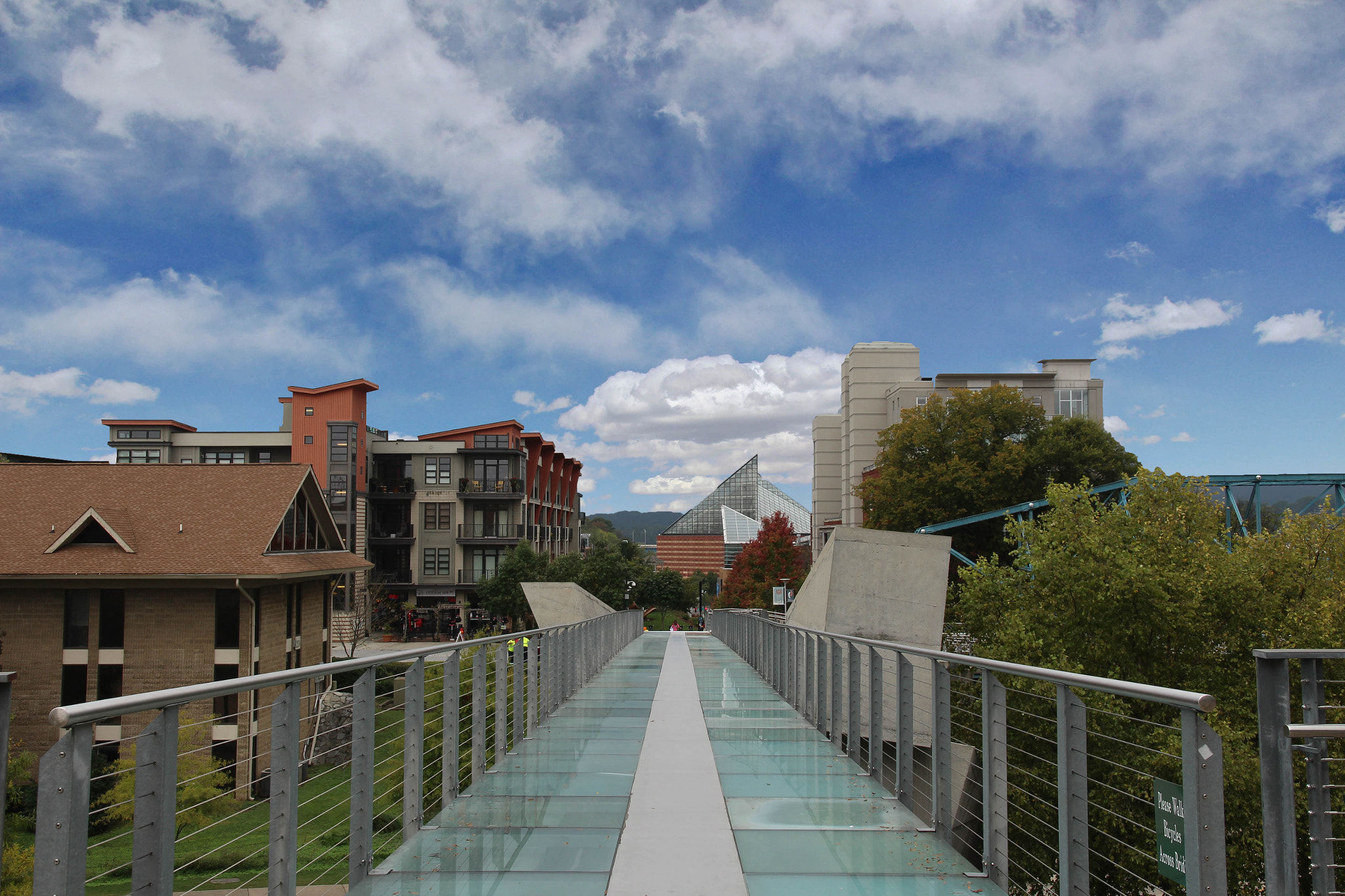 Canon EOS 650D (EOS Rebel T4i / EOS Kiss X6i) sample photo. Glass bridge photography