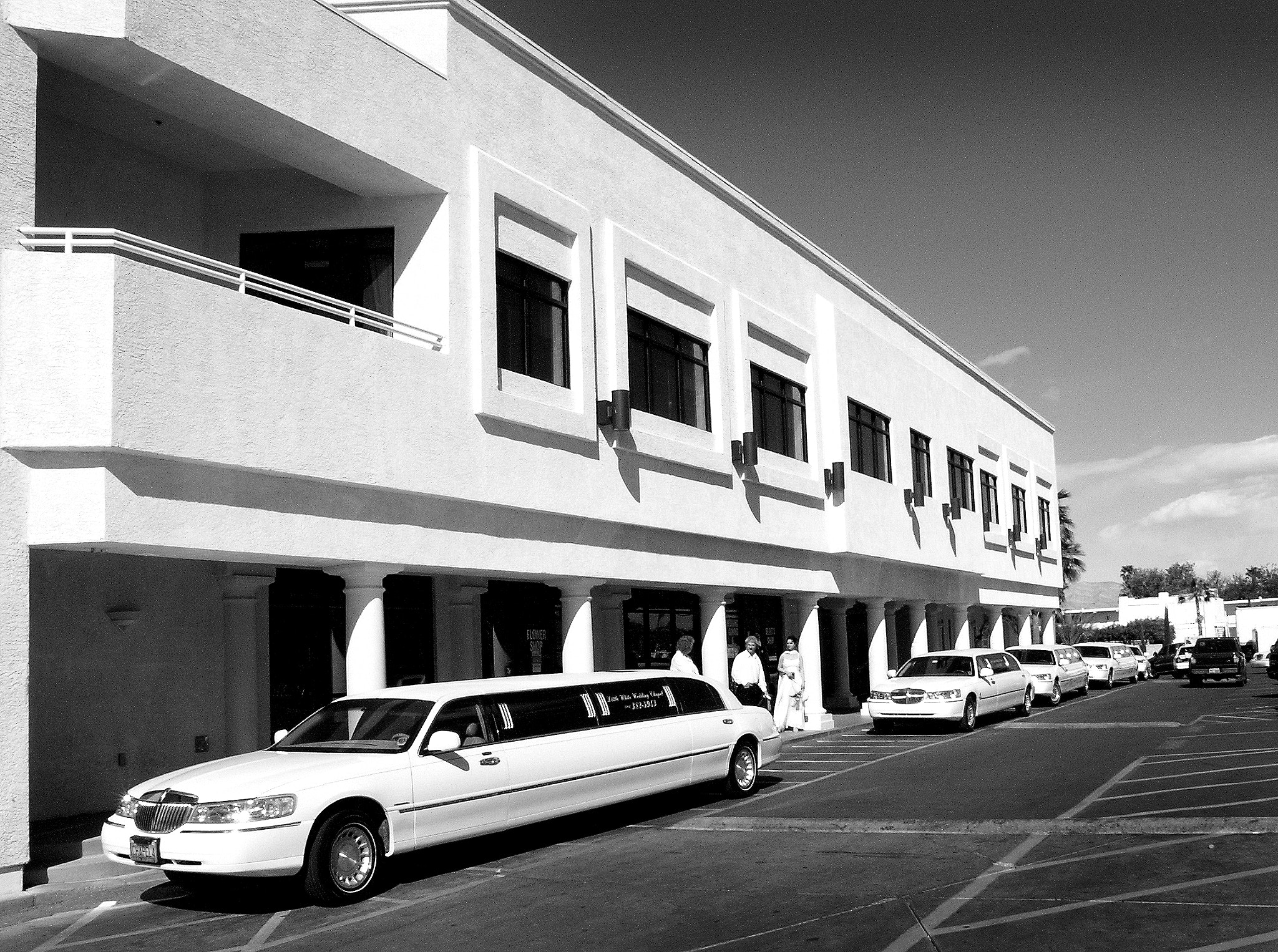 KONICA MINOLTA DiMAGE 7Hi sample photo. Las vegas limo photography