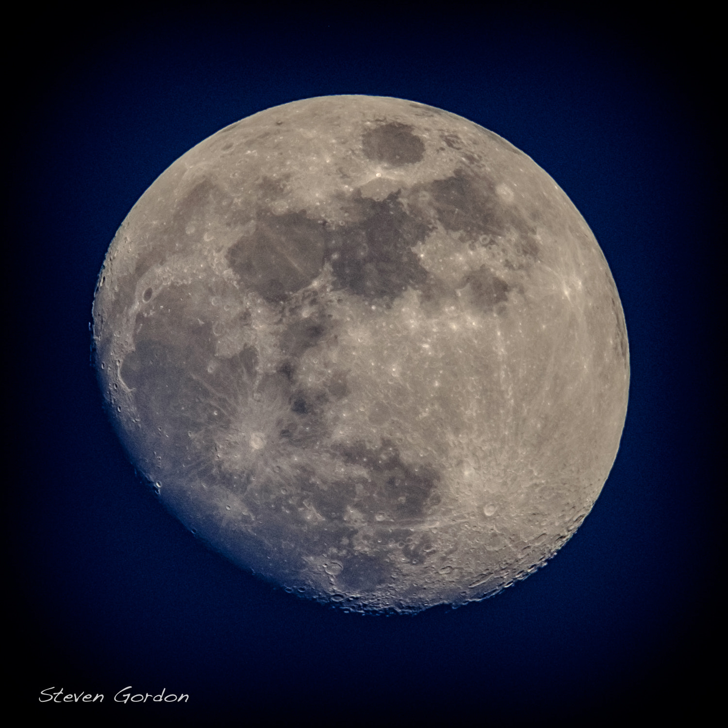 XF100-400mmF4.5-5.6 R LM OIS WR + 1.4x sample photo. I see the moon... photography