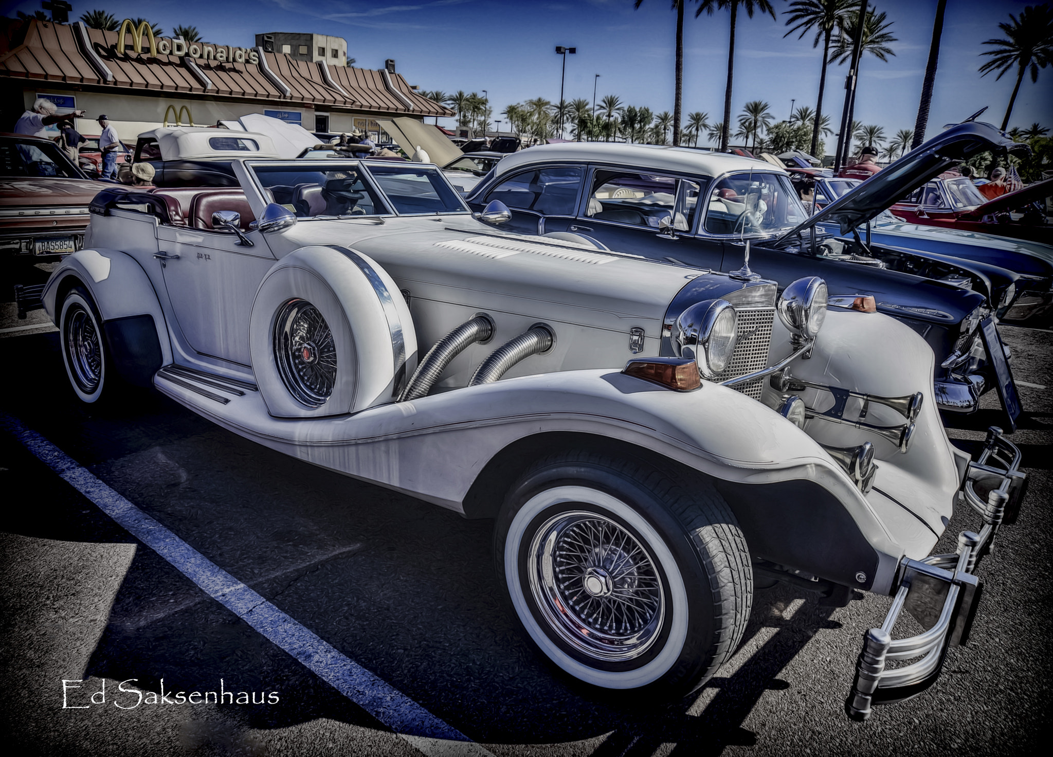AF Zoom-Nikkor 24-120mm f/3.5-5.6D IF sample photo. Cabriolet photography