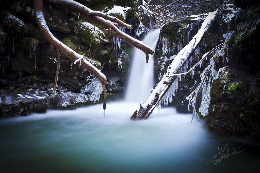 Panasonic Lumix DMC-GH3 sample photo. Cascada de hielo - icefall photography
