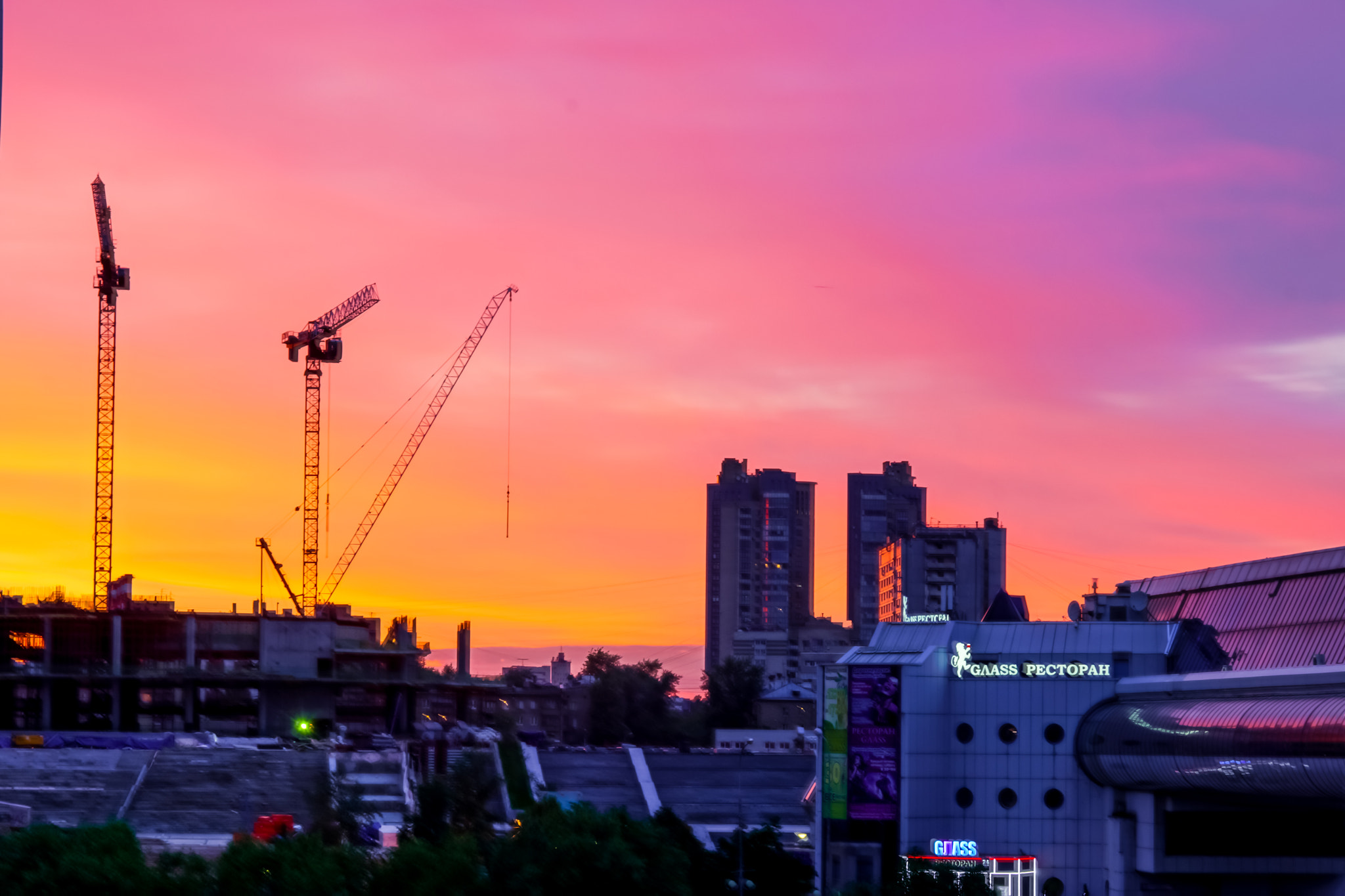 Sony SLT-A77 sample photo. Sunset in the city photography