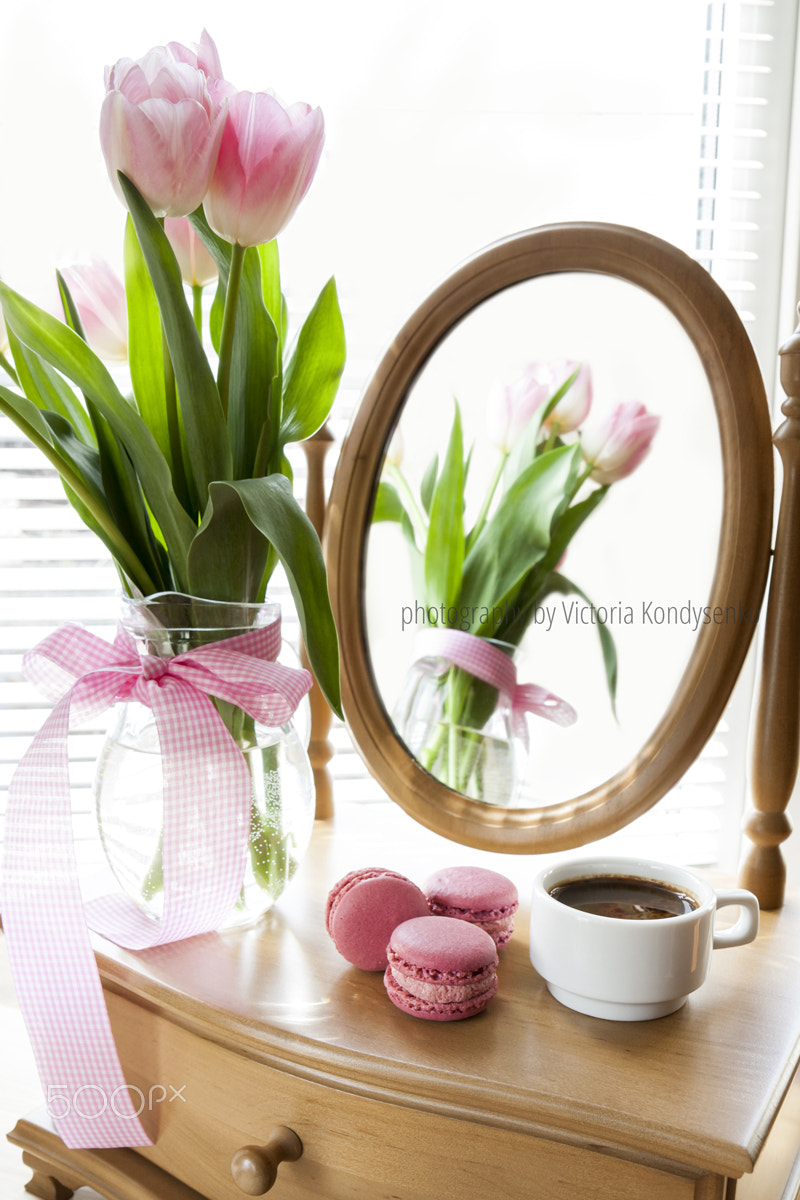 Canon EOS 1000D (EOS Digital Rebel XS / EOS Kiss F) sample photo. Three pink macaroons and cup of coffee, pink tulips and mirror, photography