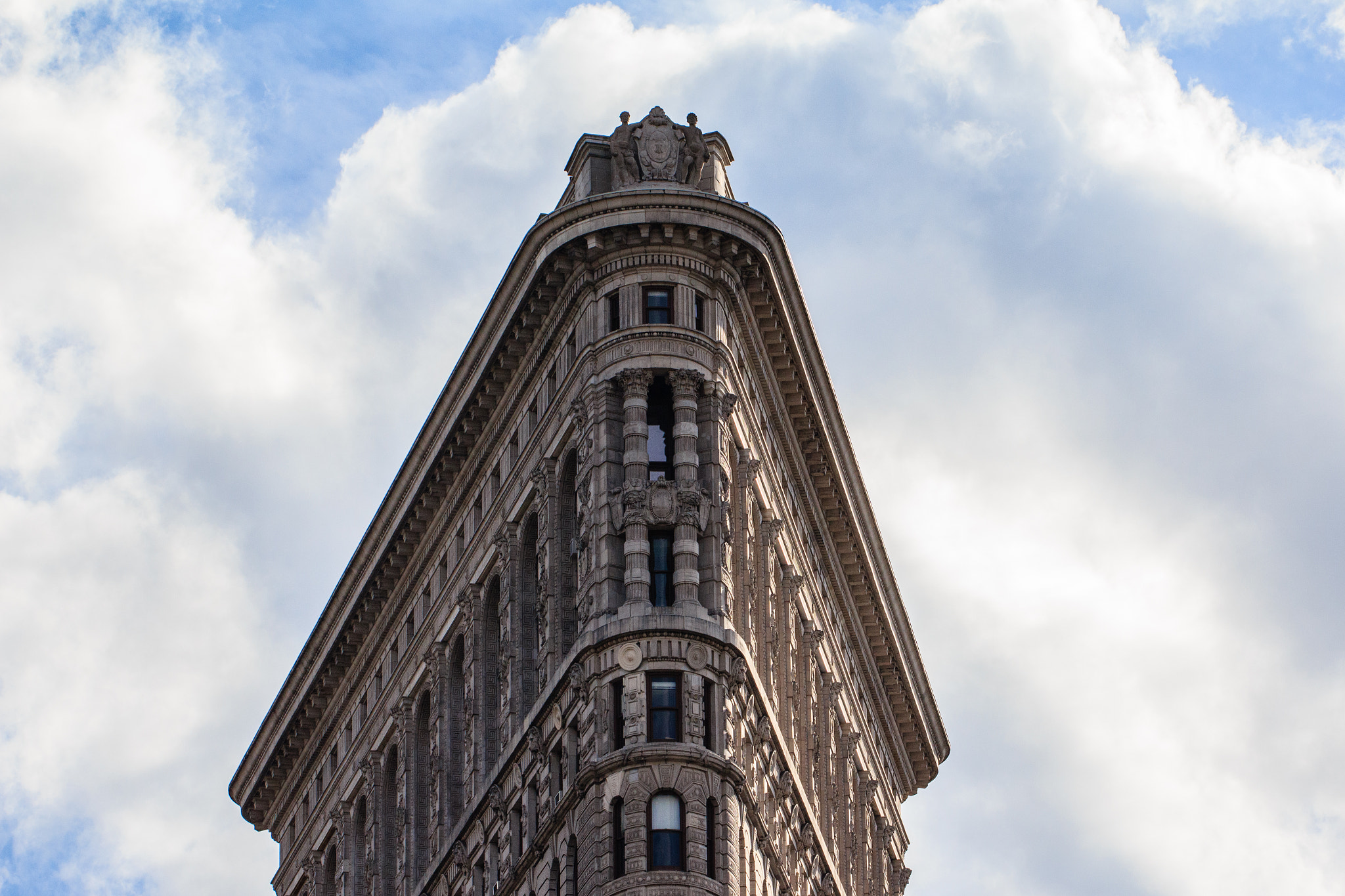 Canon EF 100mm F2.8L Macro IS USM sample photo. Flat iron building photography
