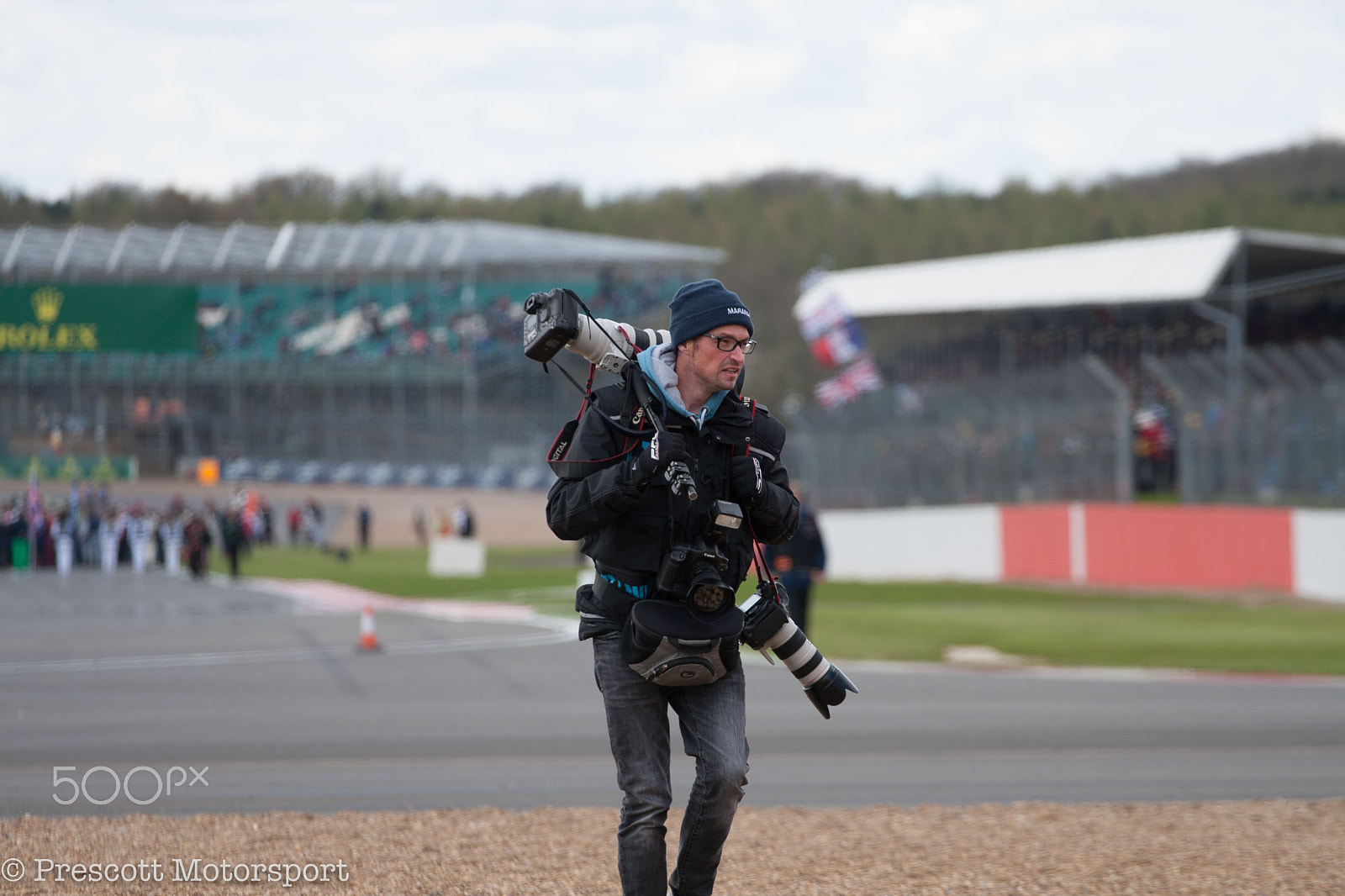 Canon EOS 30D + Canon EF 70-200mm F4L USM sample photo. Through the gravel! photography