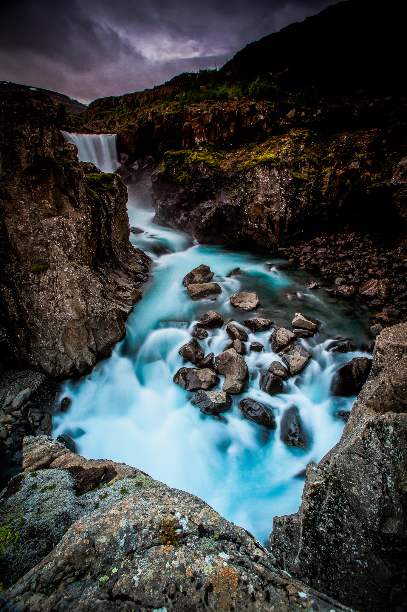 Canon EF 16-35mm F2.8L USM sample photo. Kleiner wasserfall in island photography