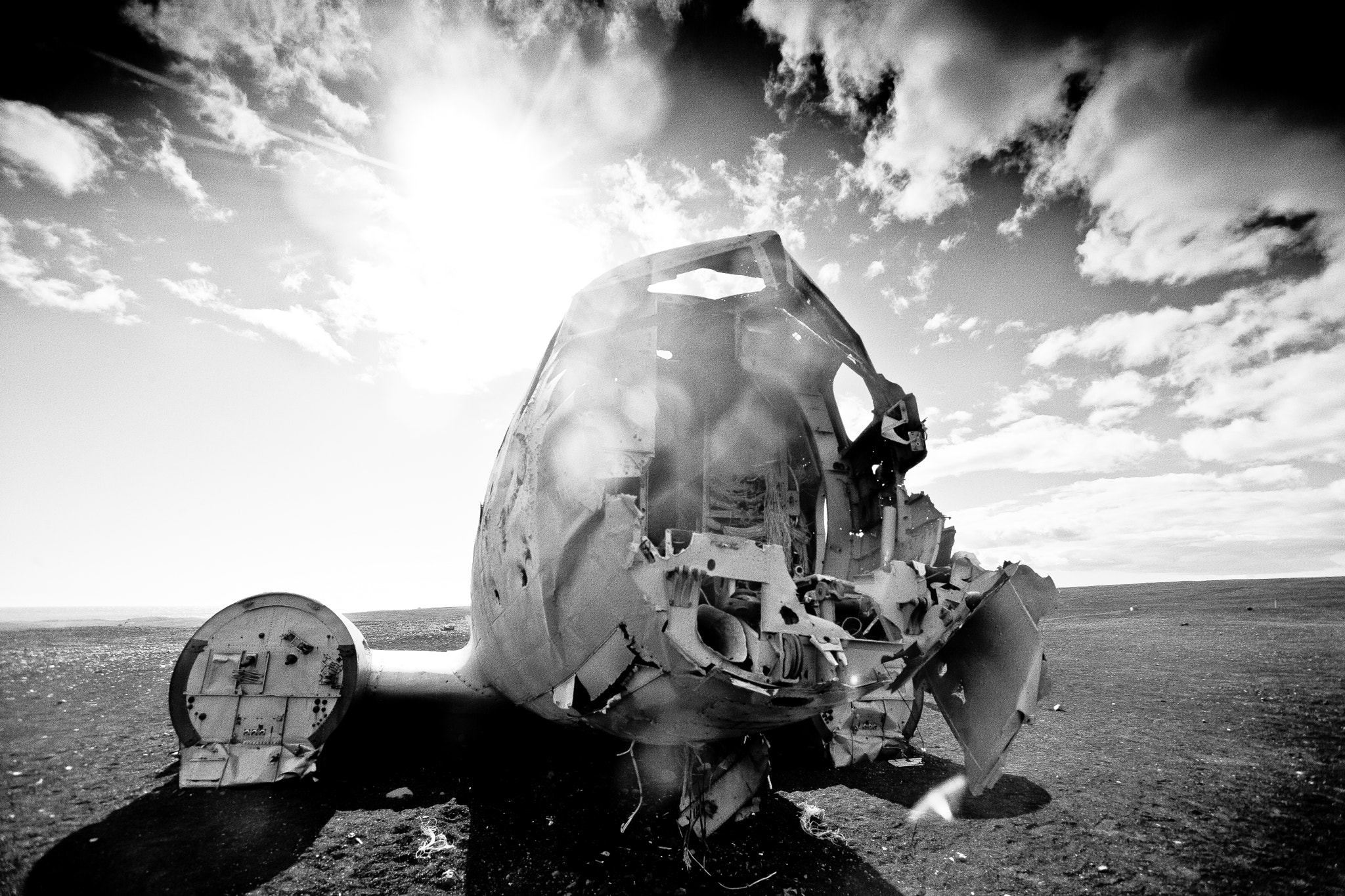 Canon EF 16-35mm F2.8L USM sample photo. Flugzeugwrack in island photography