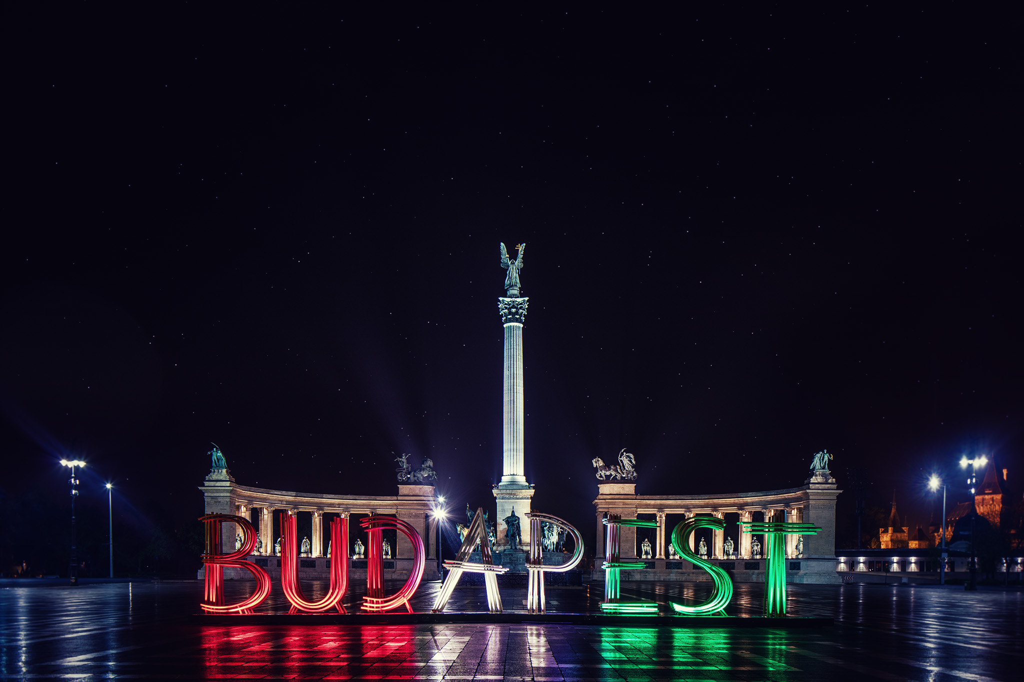 Canon TS-E 24.0mm f/3.5 L II sample photo. Budapest heldenplatz photography