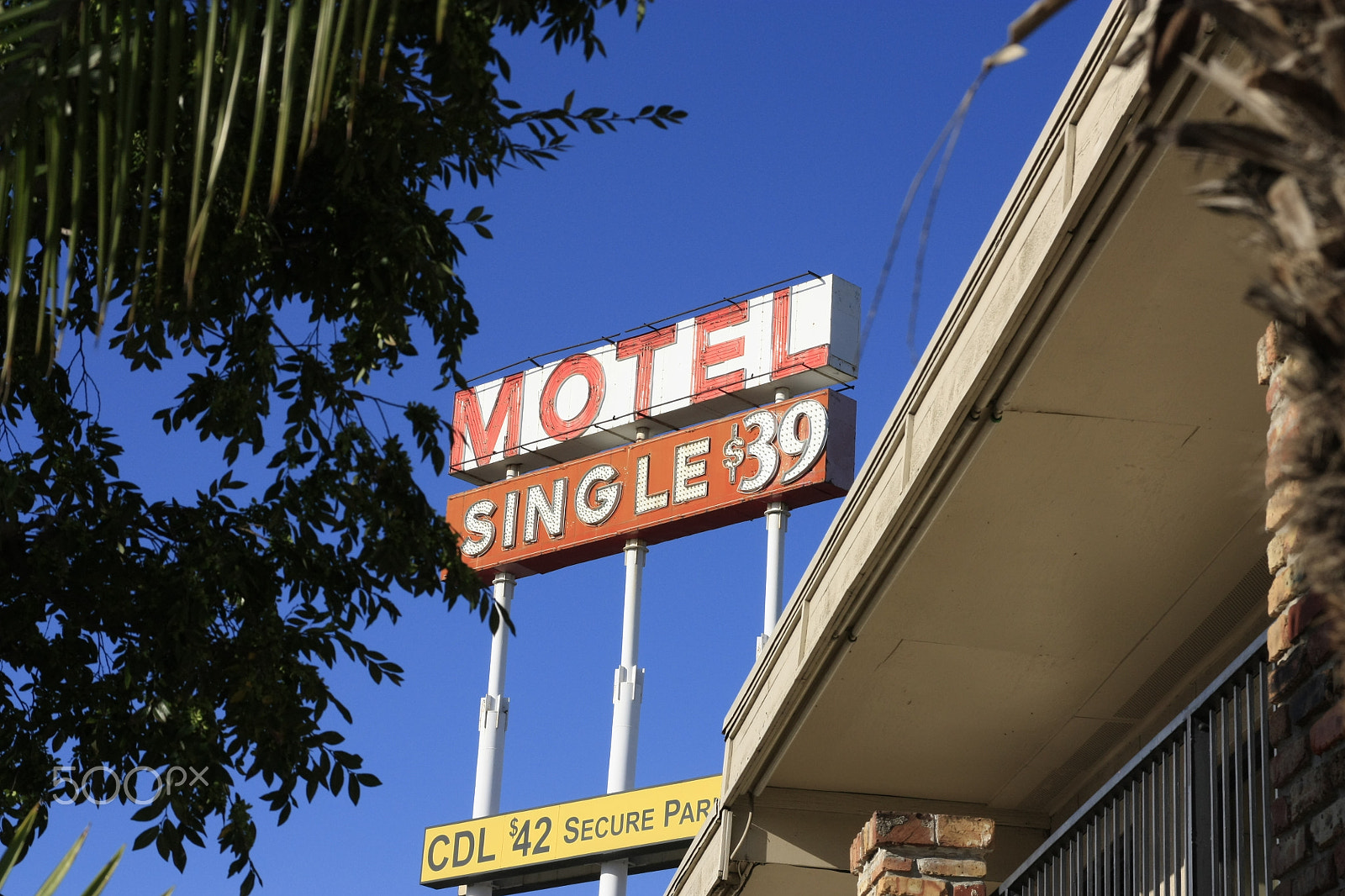 Sigma 17-70mm F2.8-4 DC Macro OS HSM sample photo. Motel houston photography