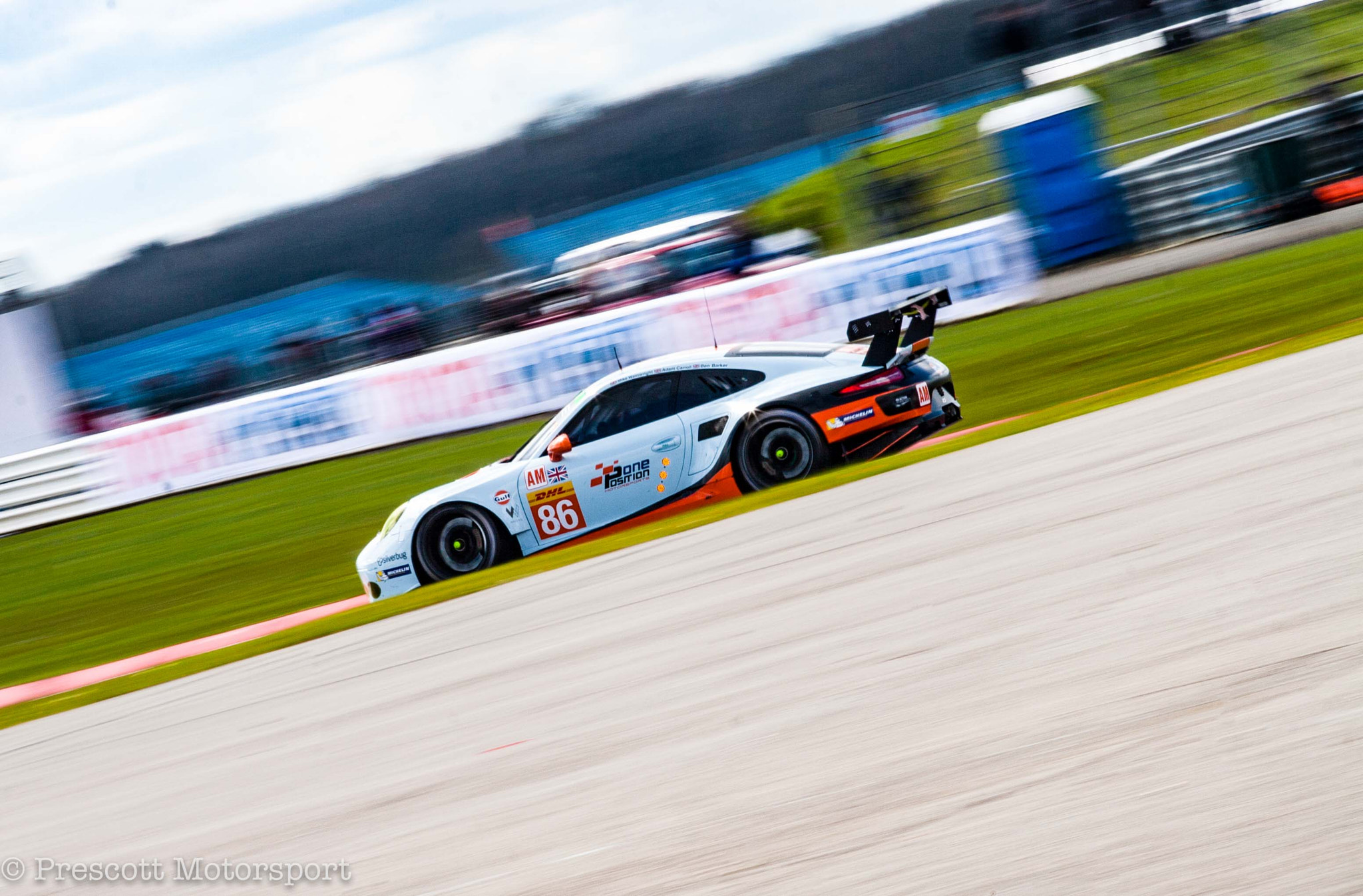 Canon EOS 30D + Canon EF 70-200mm F4L USM sample photo. Gulf porsche at silverstone photography