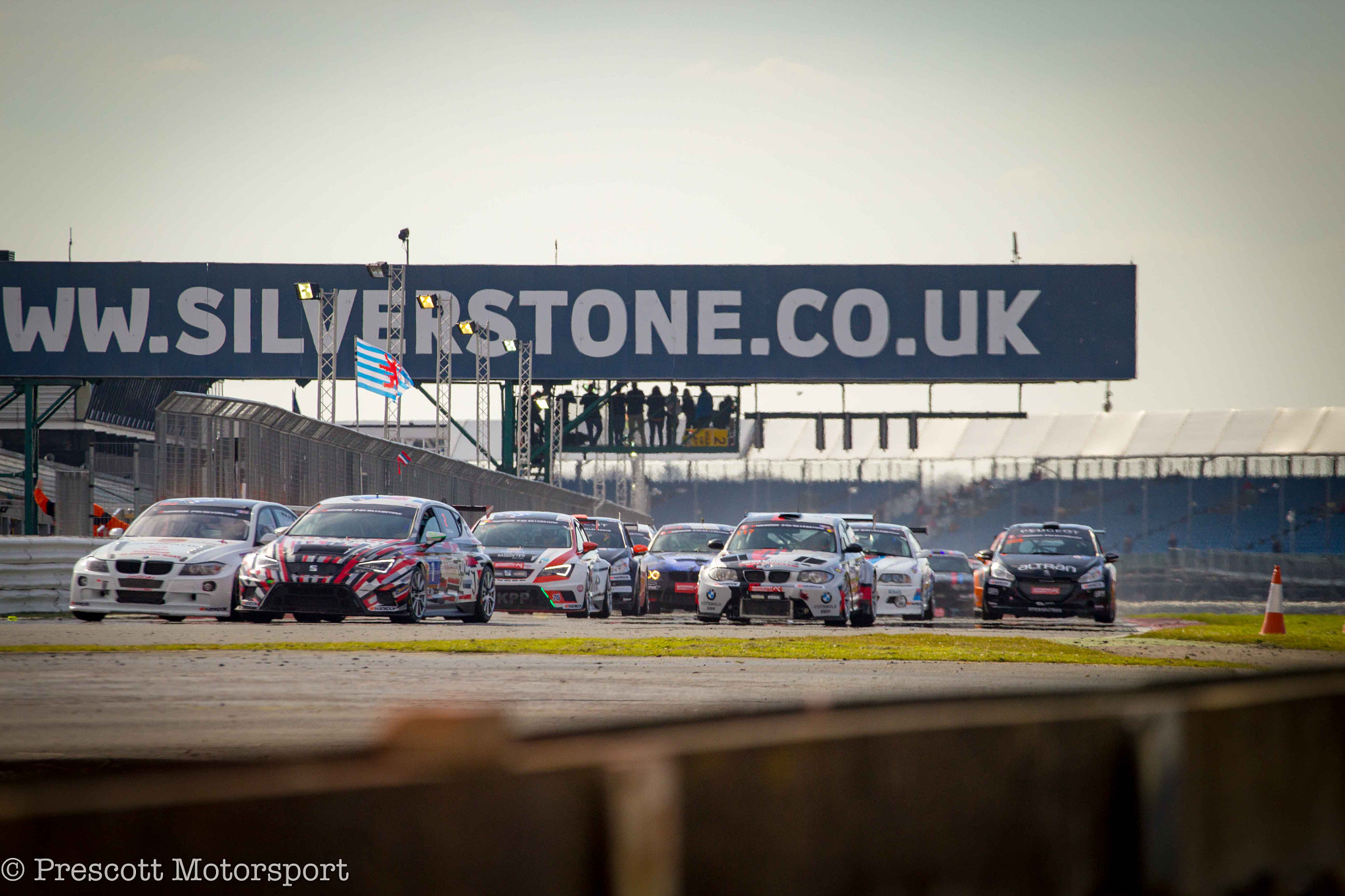 Canon EOS 1200D (EOS Rebel T5 / EOS Kiss X70 / EOS Hi) + Canon EF 70-200mm F4L USM sample photo. 24h series from silverstone 2016 photography