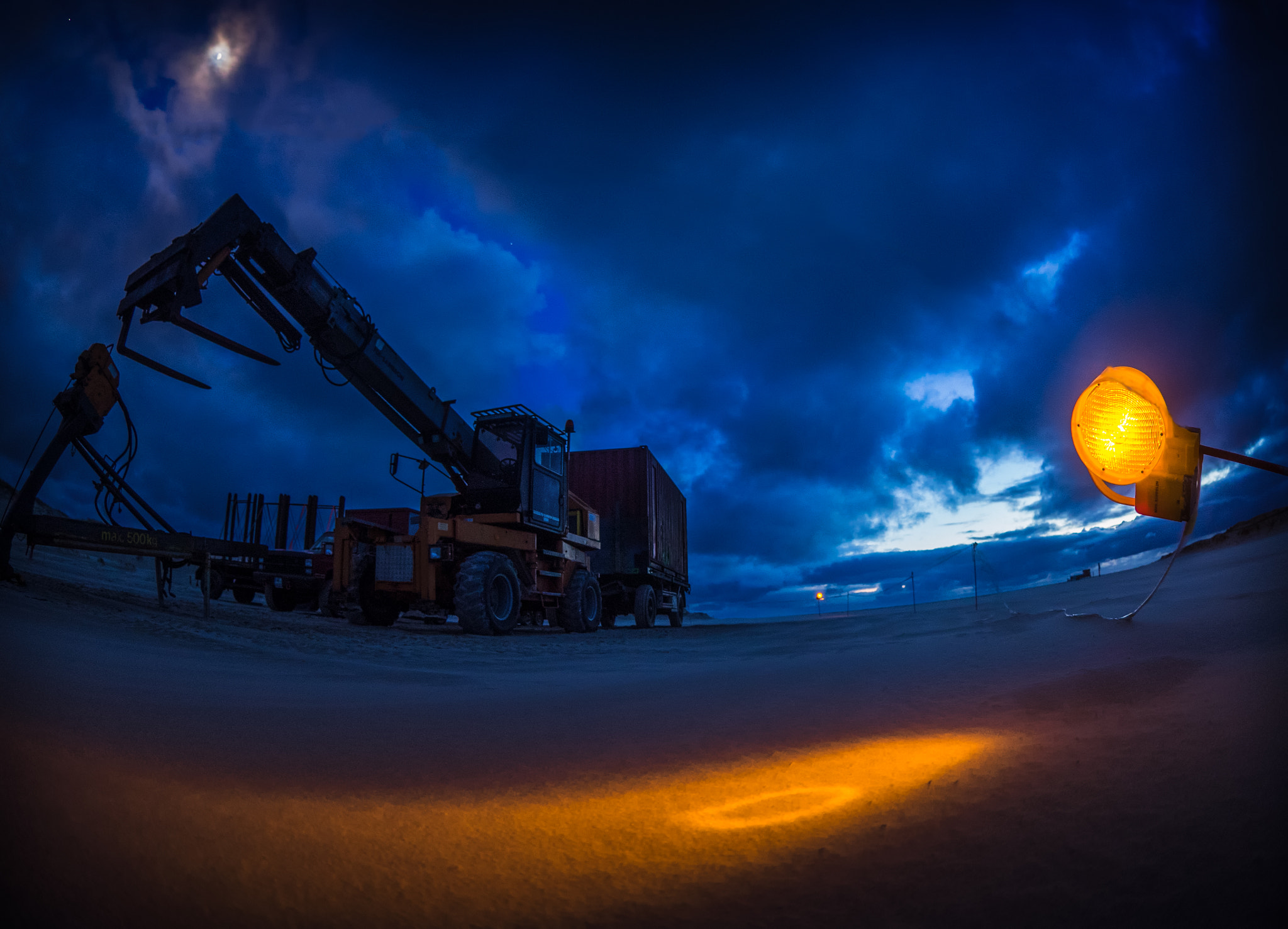 OLYMPUS M.8mm F1.8 sample photo. After work photography