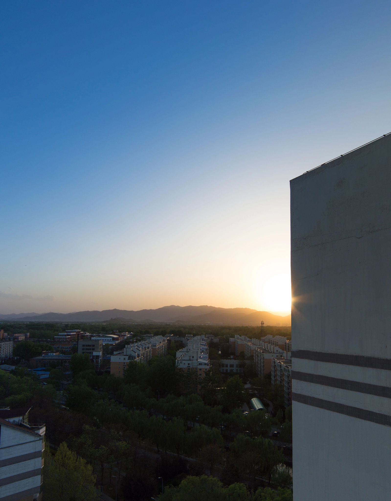 Samyang 14mm F2.8 ED AS IF UMC sample photo. Sunset at tsinghua dorm photography