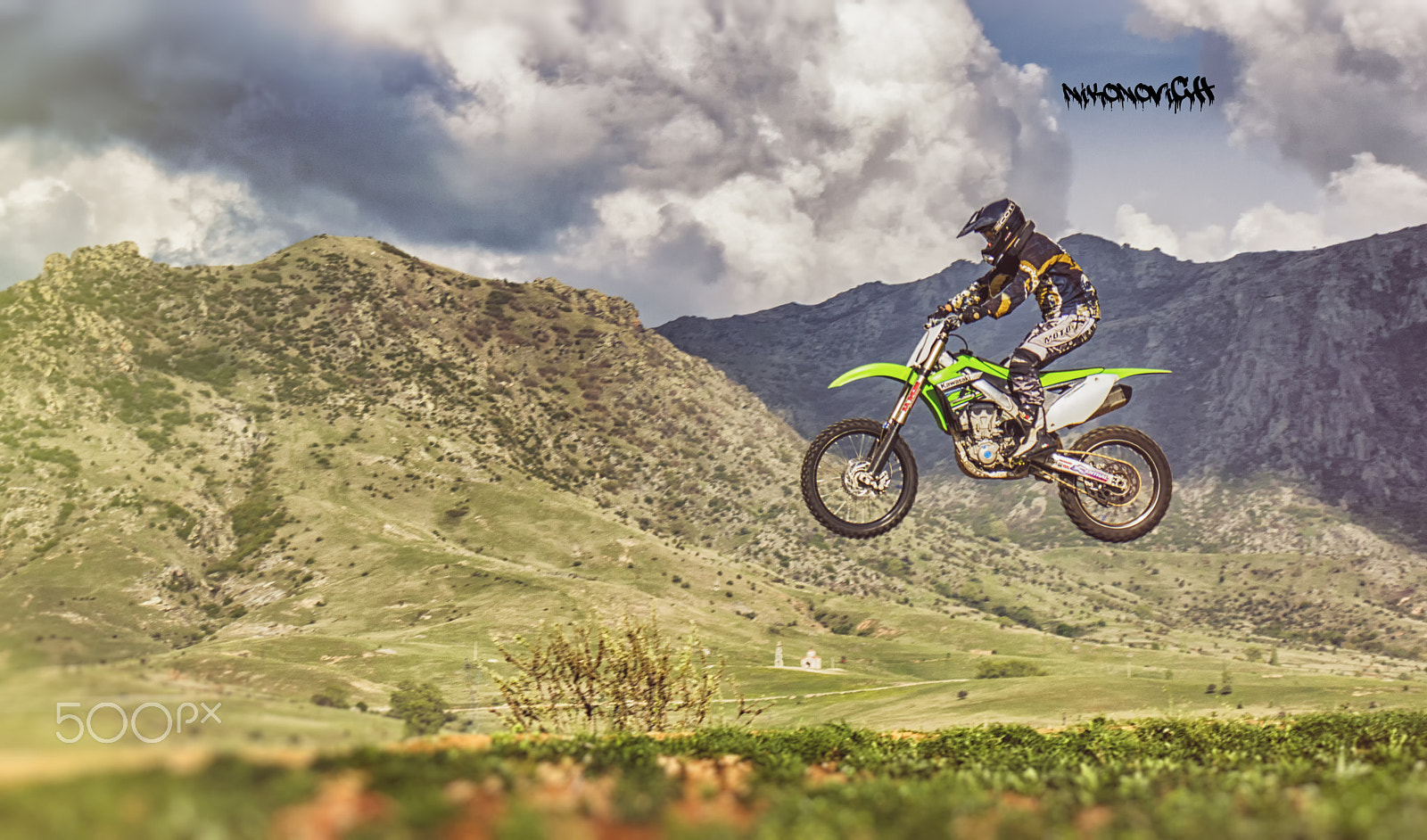 AF Zoom-Nikkor 35-80mm f/4-5.6D N sample photo. Jump! photography