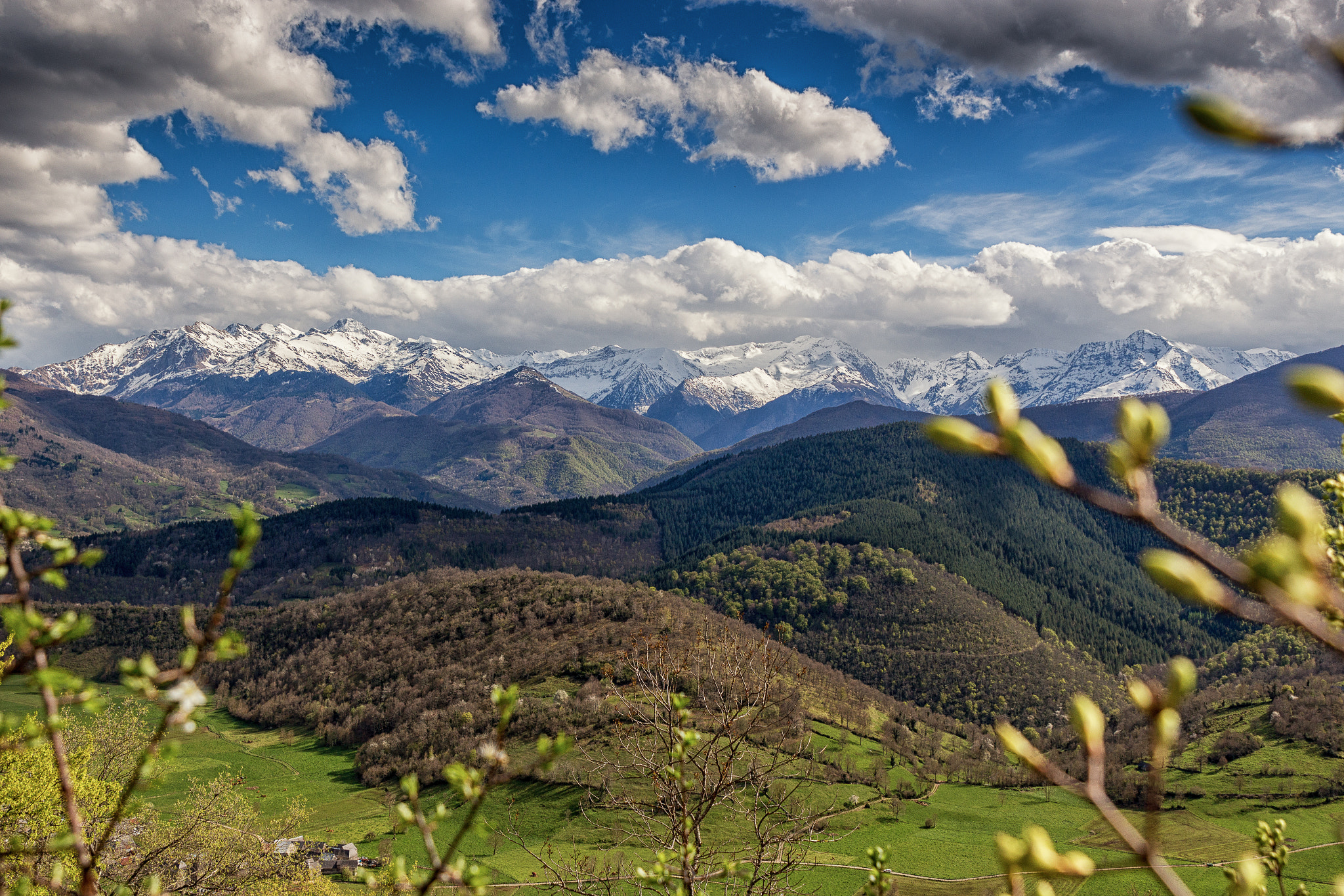 Canon EOS 650D (EOS Rebel T4i / EOS Kiss X6i) + Sigma 24-70mm F2.8 EX DG Macro sample photo. French pyrenees at spring photography