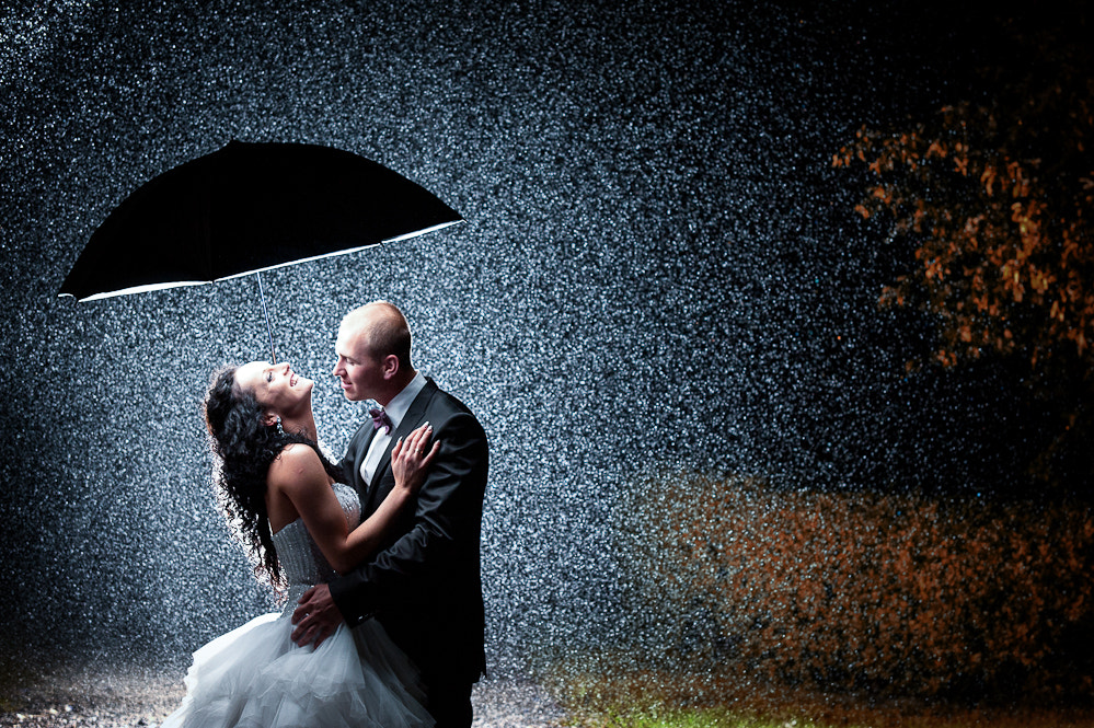 Sigma 70-200mm F2.8 EX DG Macro HSM II sample photo. Portrait of the couple http://www.umbrellastudio.c photography
