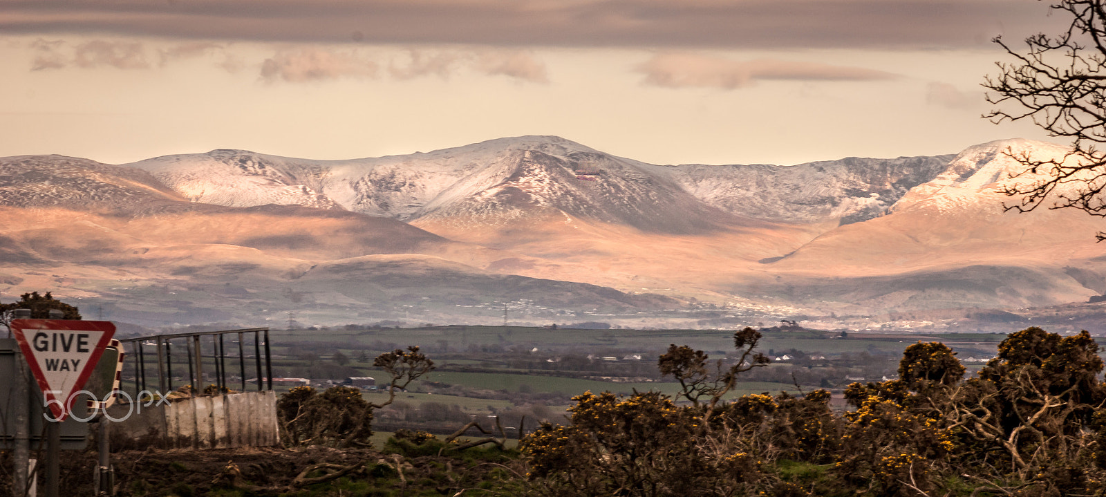 Sony Alpha DSLR-A290 sample photo. Those mountains photography
