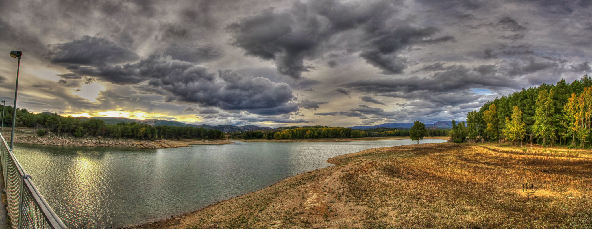 Canon EF-S 10-18mm F4.5–5.6 IS STM sample photo. Sunset in embalse del regajo, spain photography