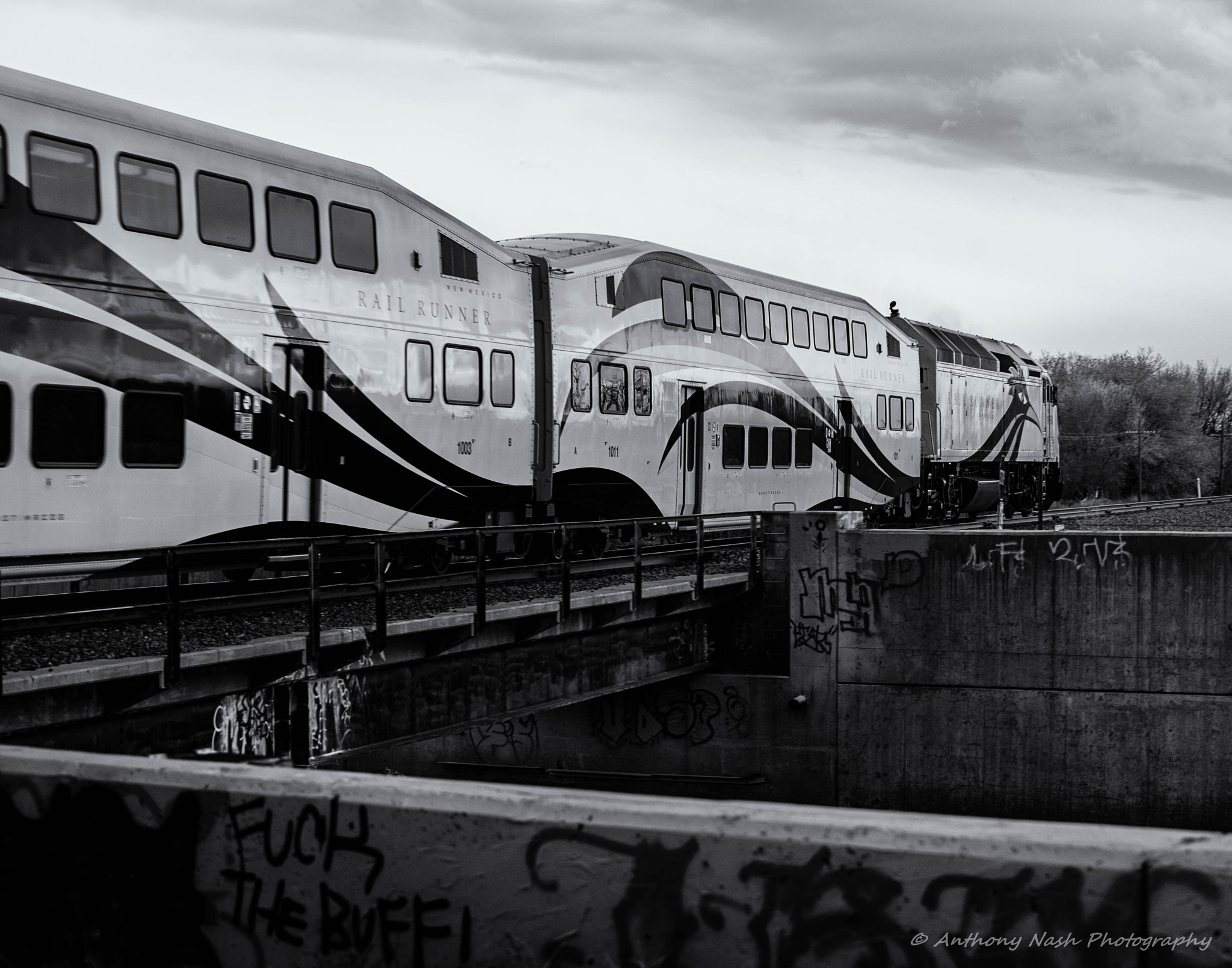 Nikon D3 sample photo. Rail runner photography