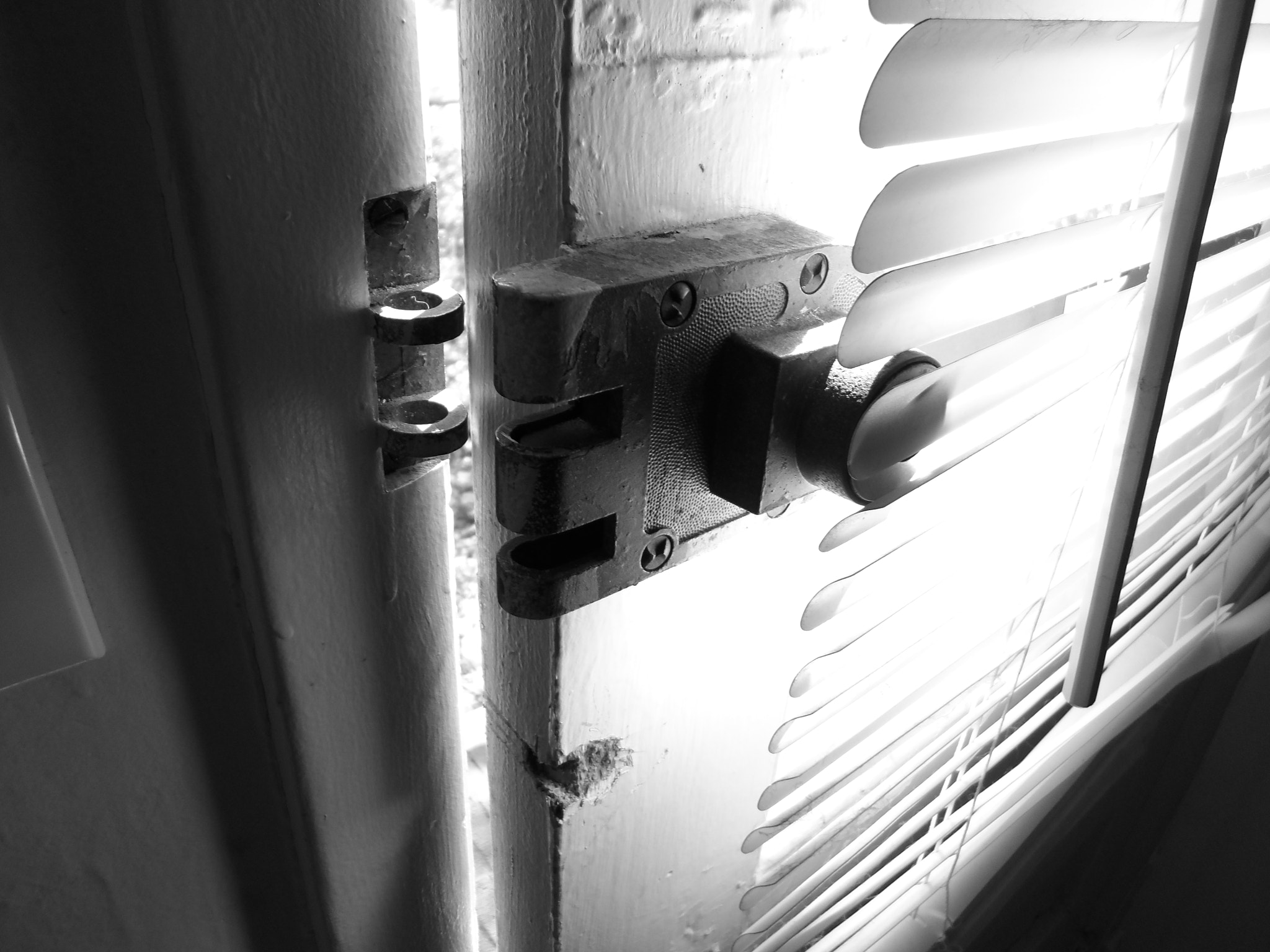 Samsung DV300 / DV300F / DV305F sample photo. The locks photography