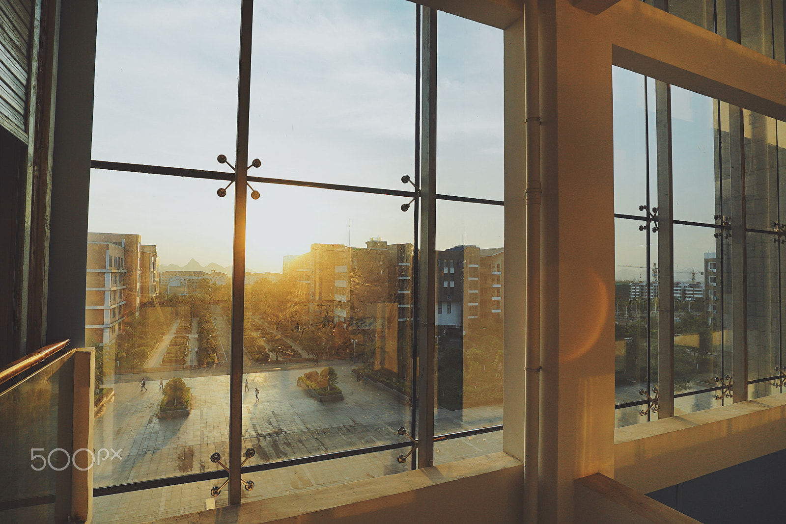 Sony a7S + ZEISS Touit 12mm F2.8 sample photo. Setting sun photography