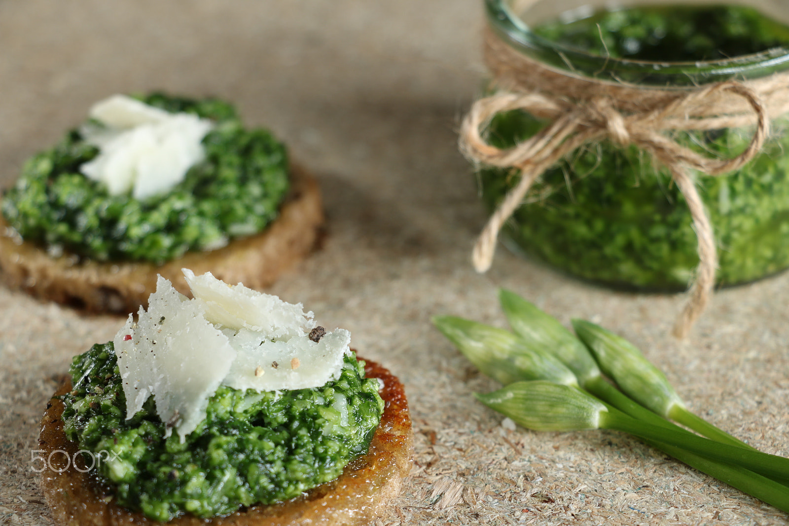 Canon EF-S 18-135mm F3.5-5.6 IS STM sample photo. Wild garlic pesto | bärlauch photography