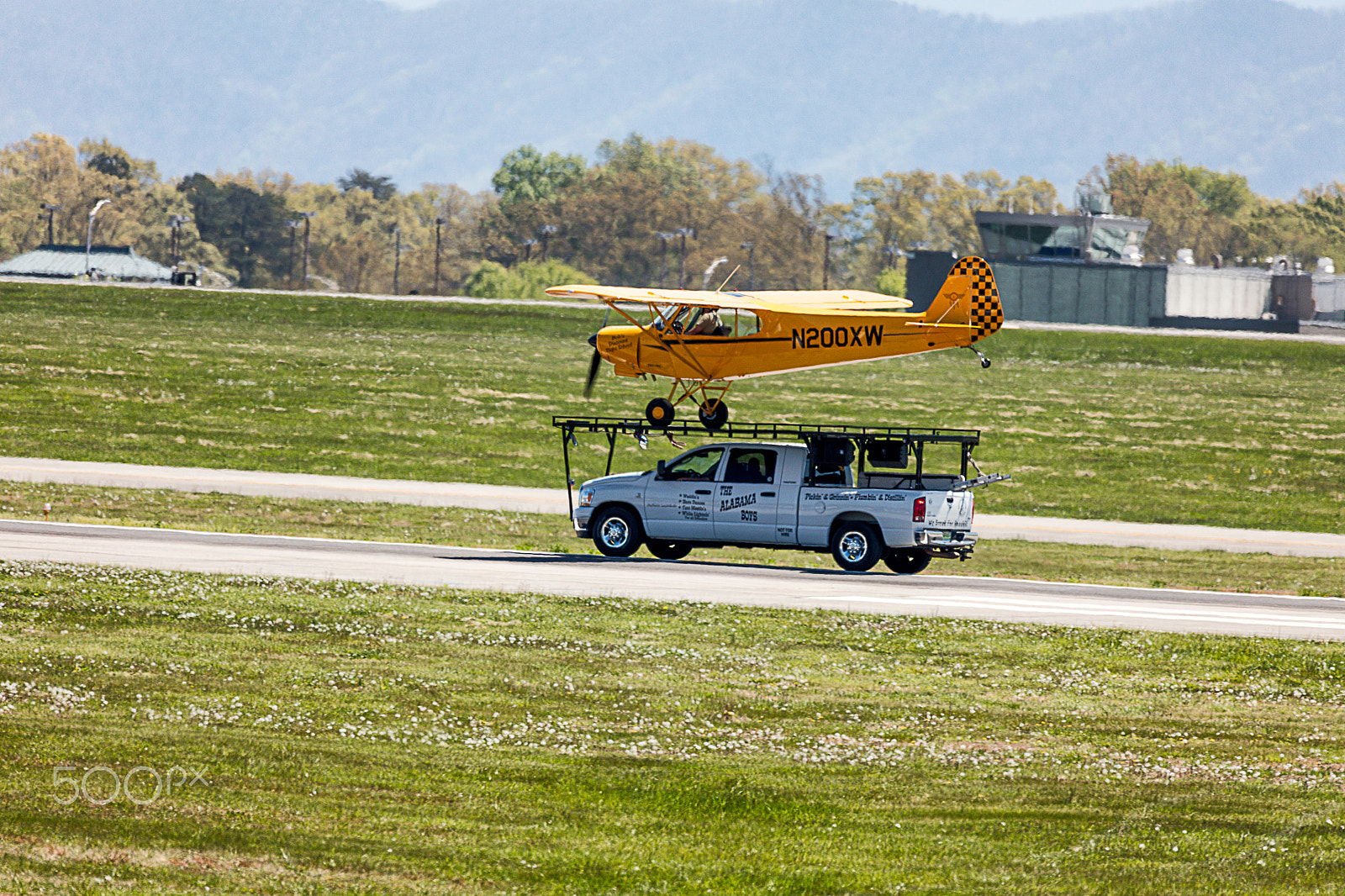 Canon EOS 5DS + Sigma 150-600mm F5-6.3 DG OS HSM | C sample photo. Greg koontz airshows landing on pickup 2 photography