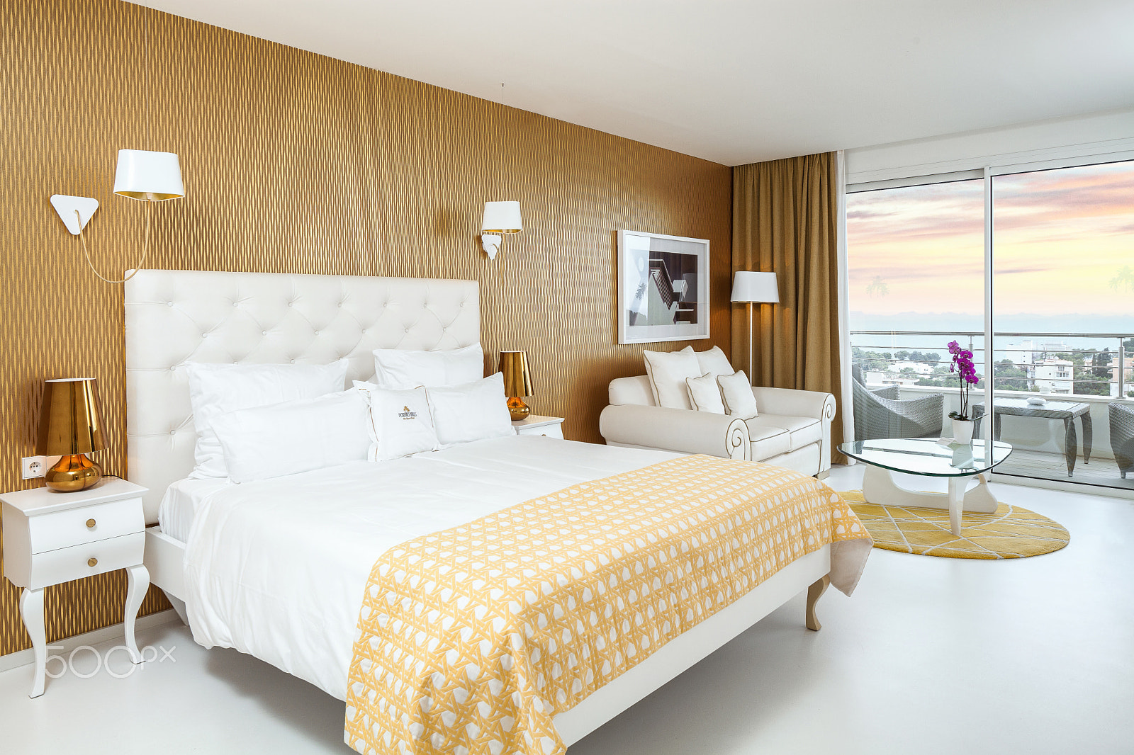 Canon TS-E 24.0mm f/3.5 L II sample photo. Luxury suite photography