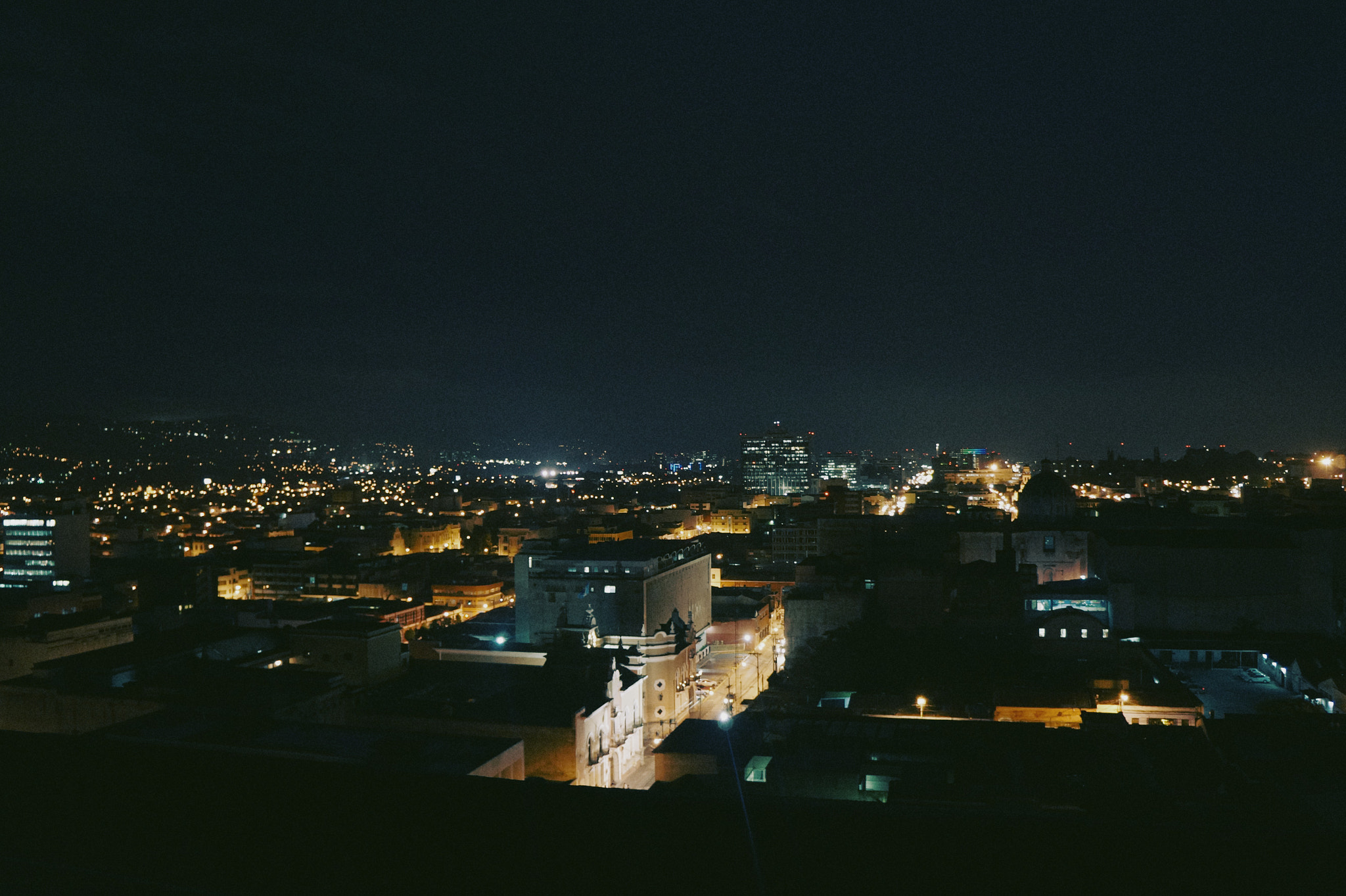 Sony Alpha a3000 + 18.0 - 55.0 mm sample photo. Centro historico / ritz photography