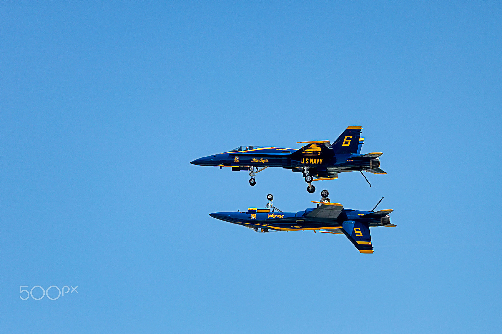 Canon EOS 5DS sample photo. Blue angle 5 and 6 flying wheel to wheel photography