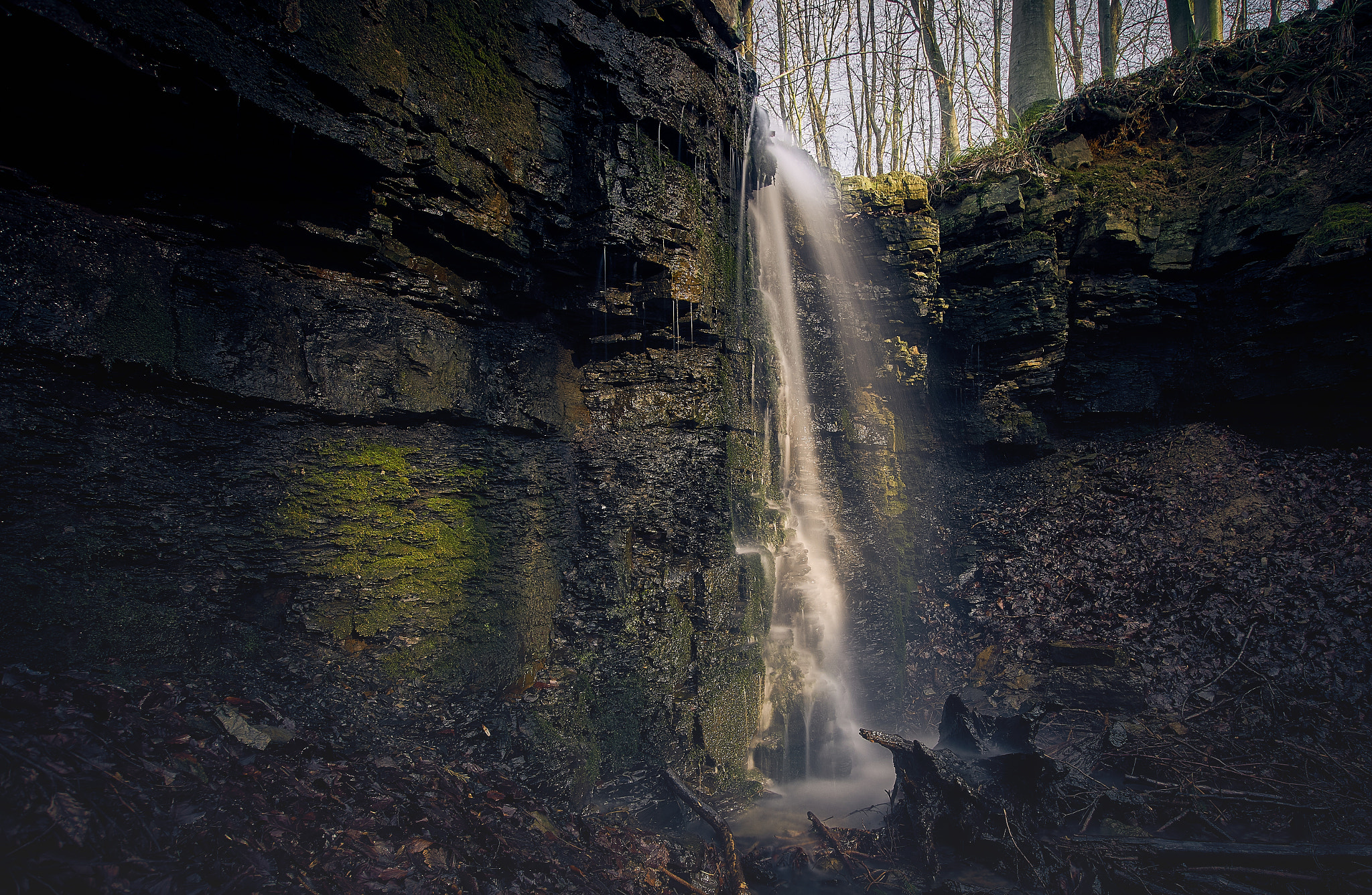 Sony ILCA-77M2 + 10-20mm F3.5 sample photo. Small waterfall photography