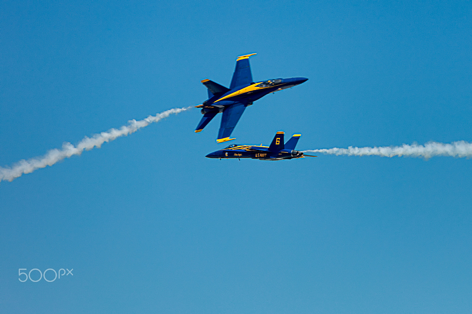 Canon EOS 5DS sample photo. Blue angle 5 and 6 flying toward each other photography