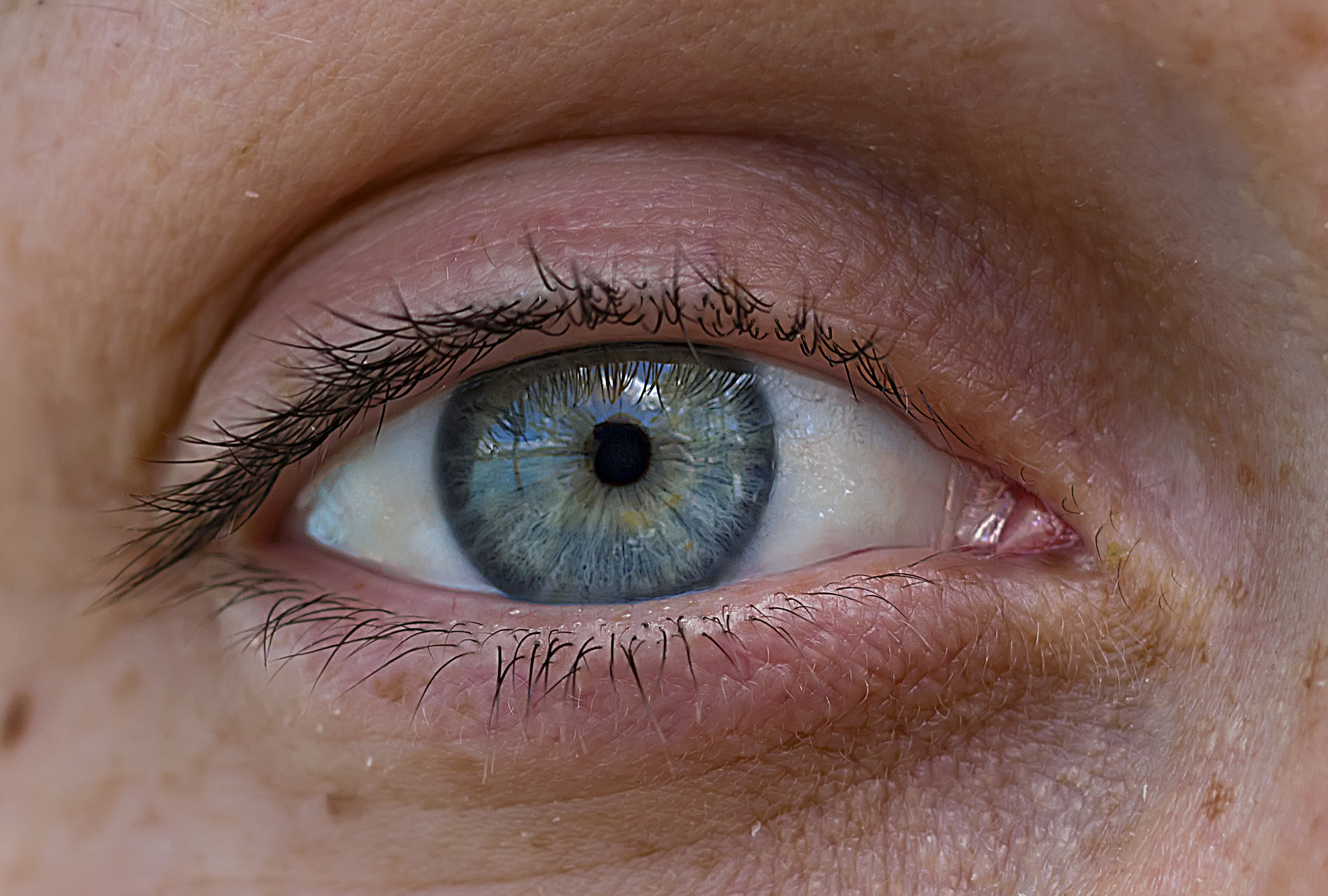 Canon EOS 70D + Canon EF 35mm F2 sample photo. Landscape inside the blue eye. photography
