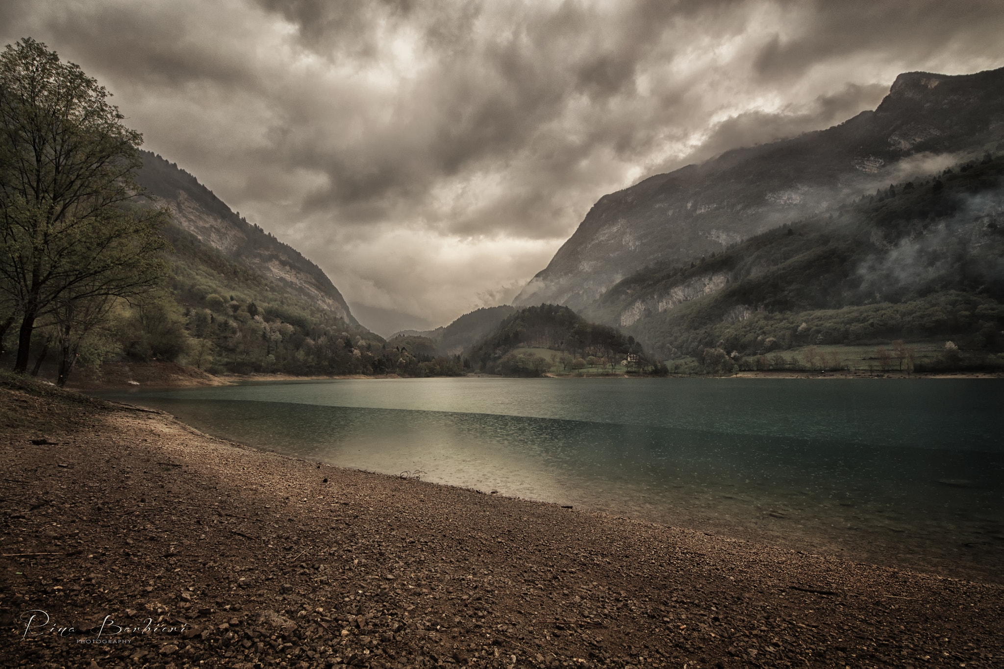 Sigma 8-16mm F4.5-5.6 DC HSM sample photo. Rainy day photography