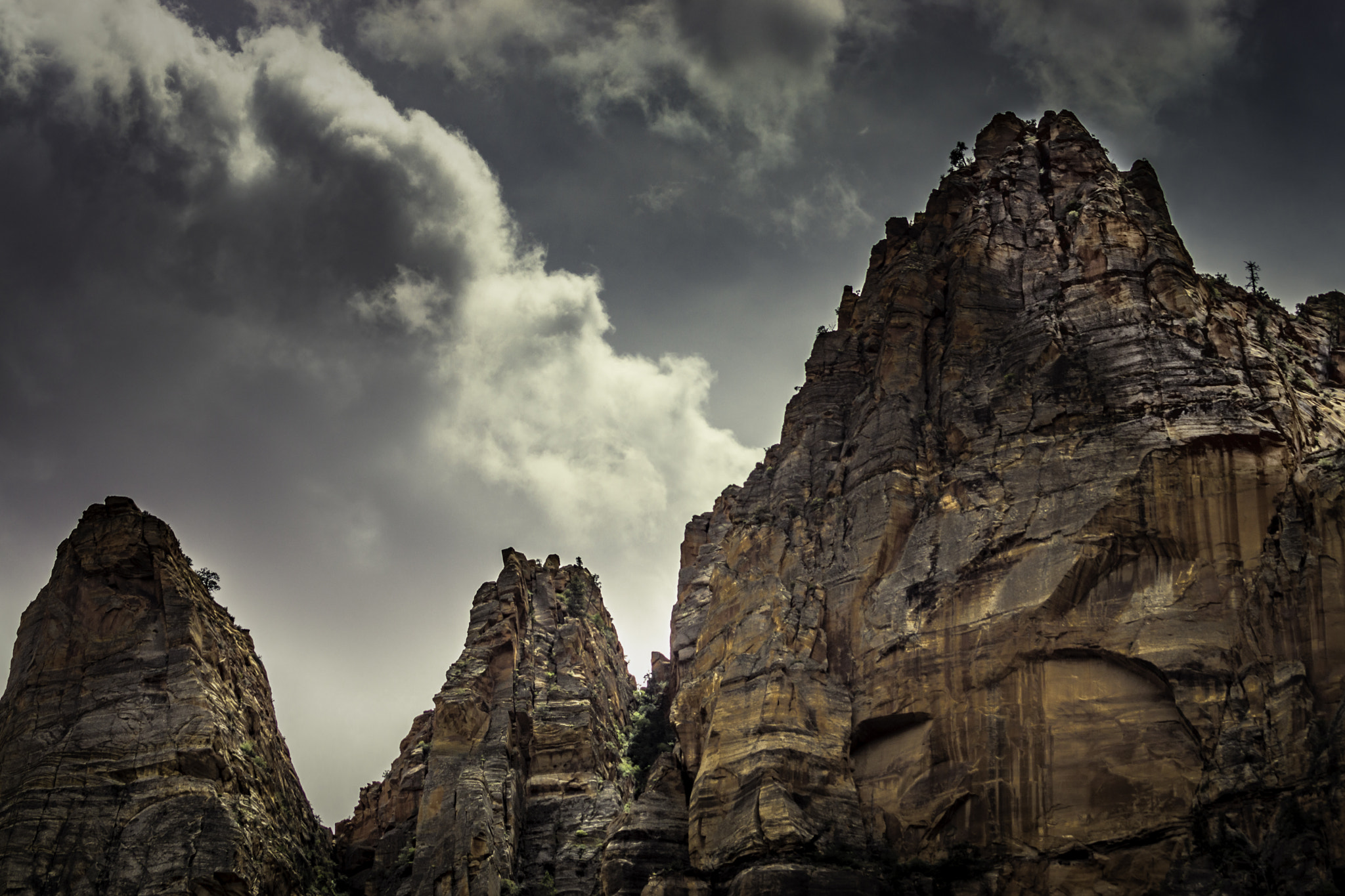 Sony 75-300mm F4.5-5.6 sample photo. Zion park photography
