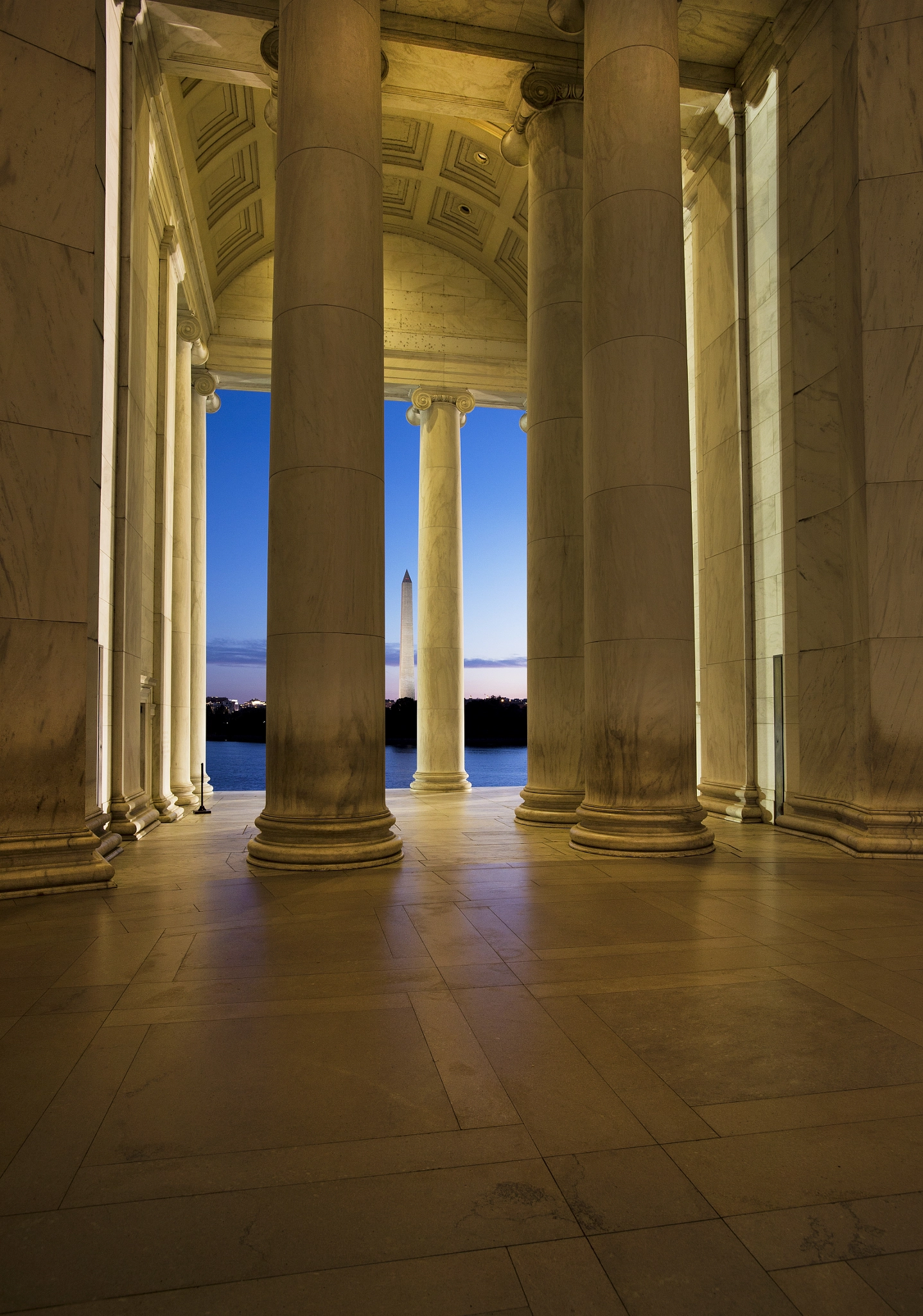 Nikon AF-S Nikkor 17-35mm F2.8D ED-IF sample photo. Jefferson memorial at dawn photography