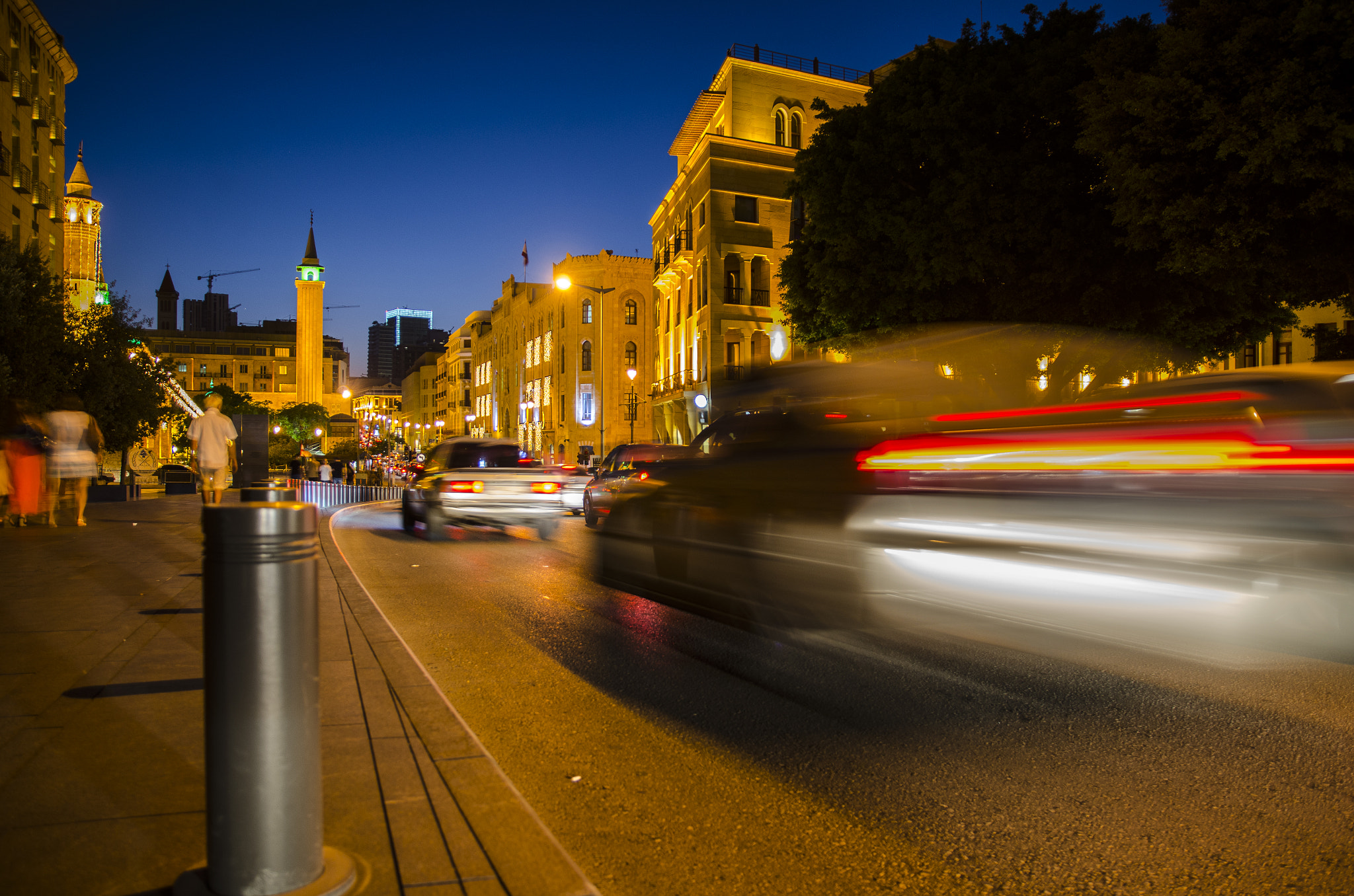 Nikon D7000 + Sigma 17-70mm F2.8-4 DC Macro OS HSM | C sample photo. Beirut moving lights photography