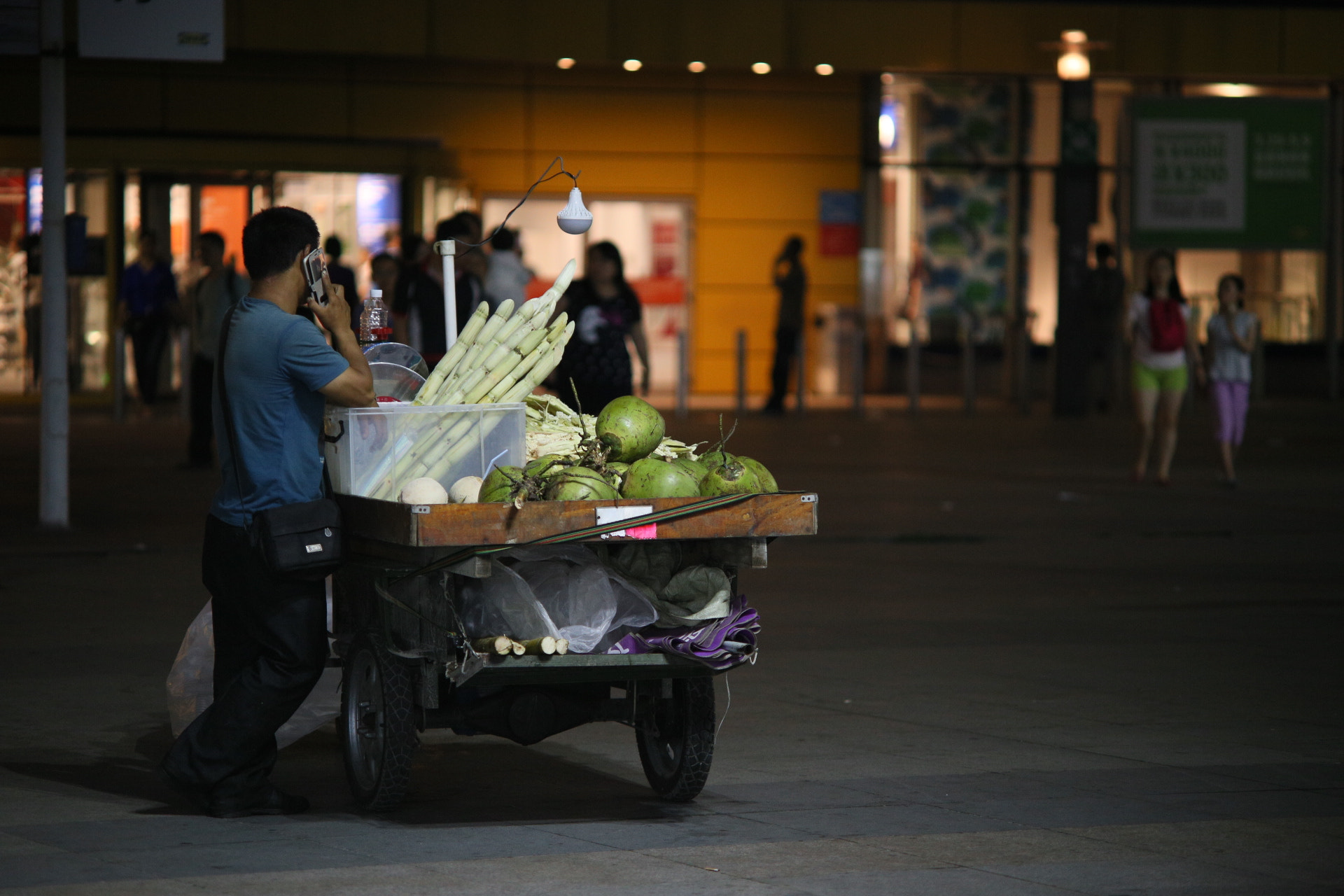 Canon EF 28-70mm f/3.5-4.5 sample photo. Night photography