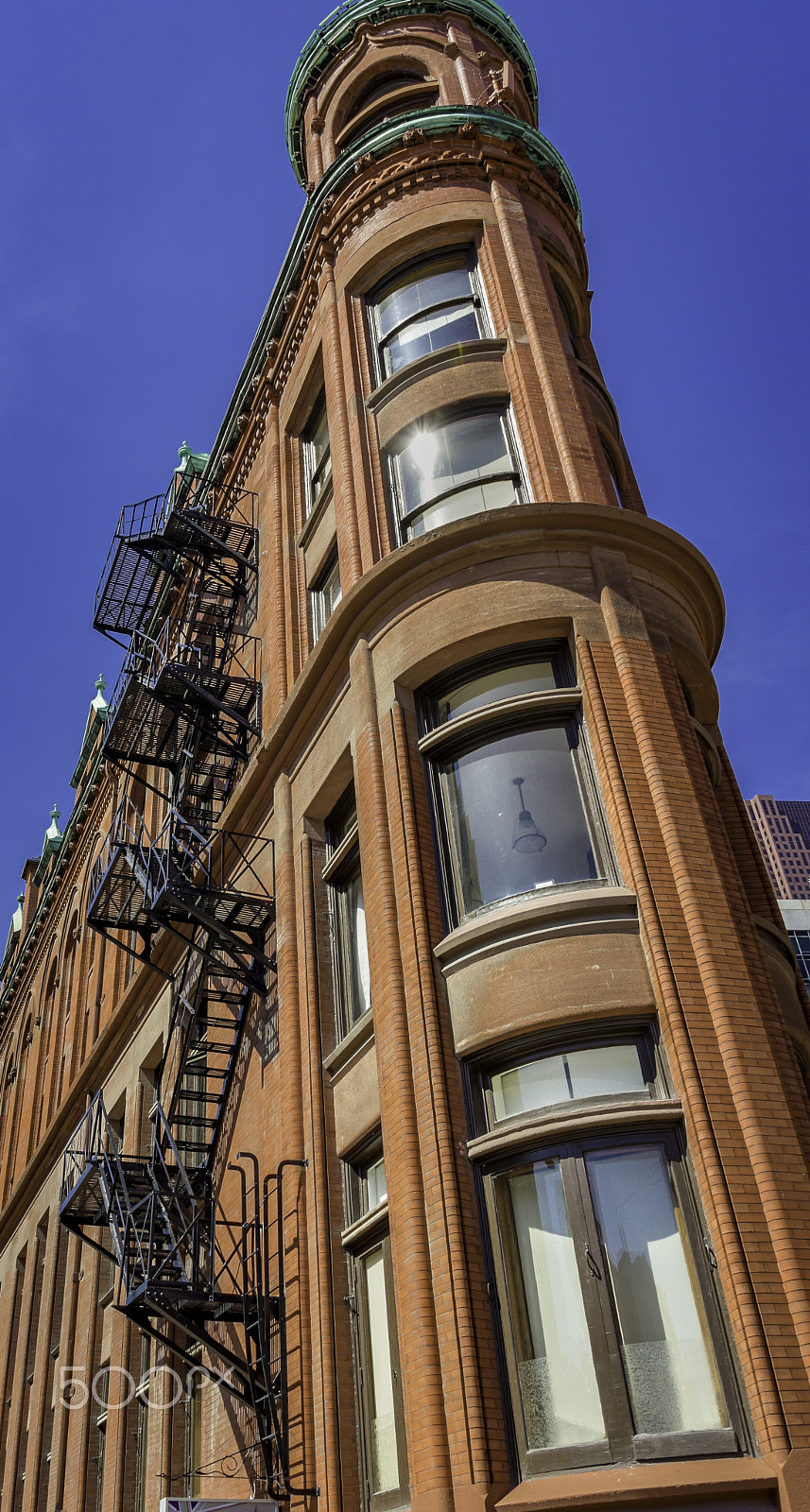 Sigma 18-200mm F3.5-6.3 DC OS HSM sample photo. Flatiron building photography