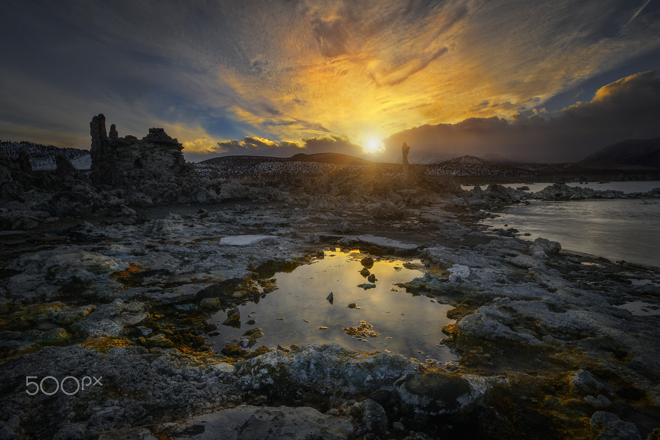 Nikon AF-S Nikkor 17-35mm F2.8D ED-IF sample photo. Mono lake photography