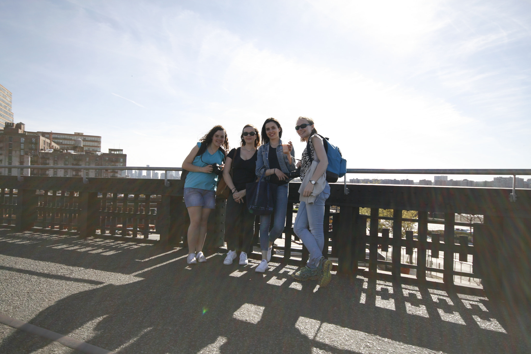 Canon EOS 400D (EOS Digital Rebel XTi / EOS Kiss Digital X) sample photo. Skyline with team fipettes! photography