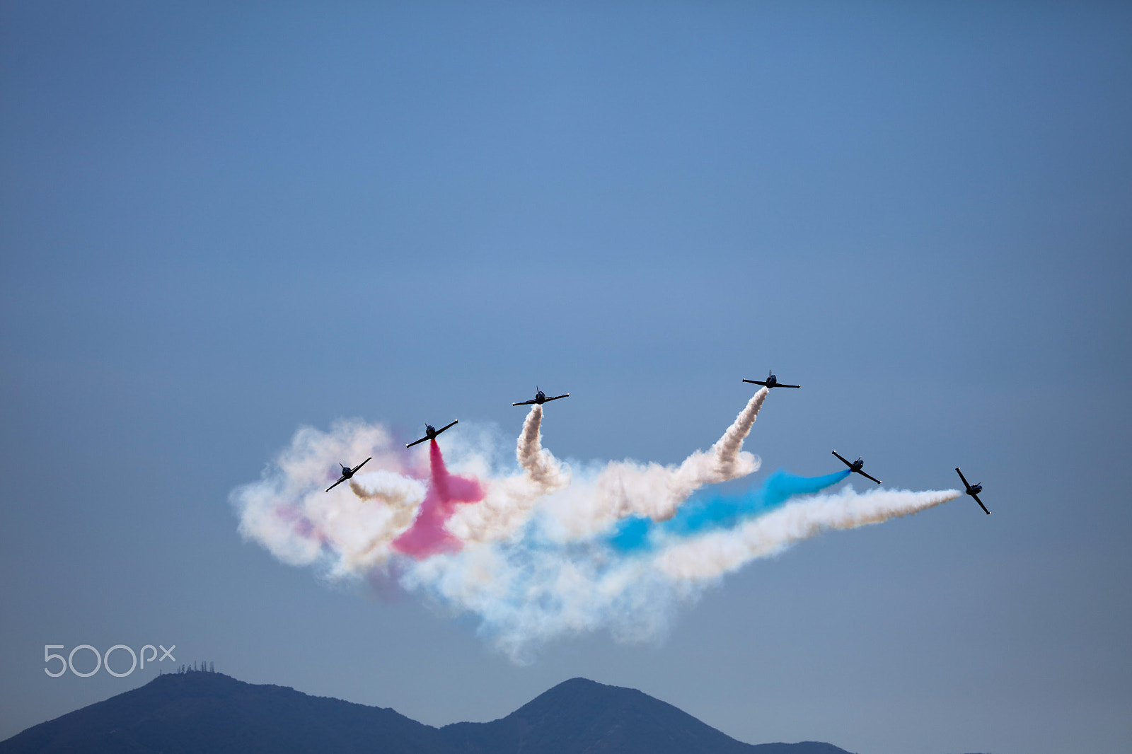 Canon EOS 5DS + Canon EF 70-300mm F4-5.6L IS USM sample photo. Smoke on approach formation photography