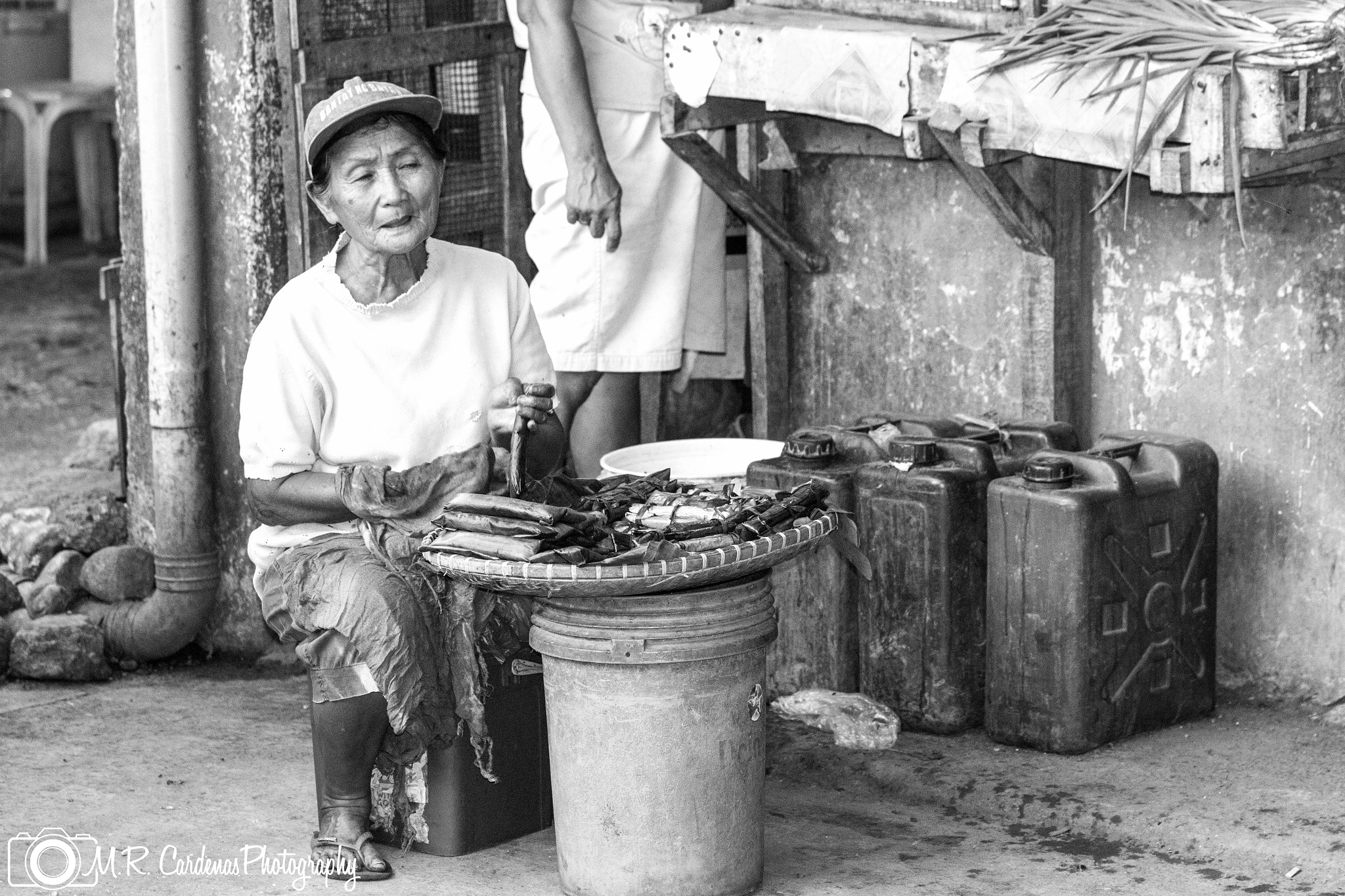 Sigma 70-200mm F2.8 EX DG OS HSM sample photo. Veggie vendor photography