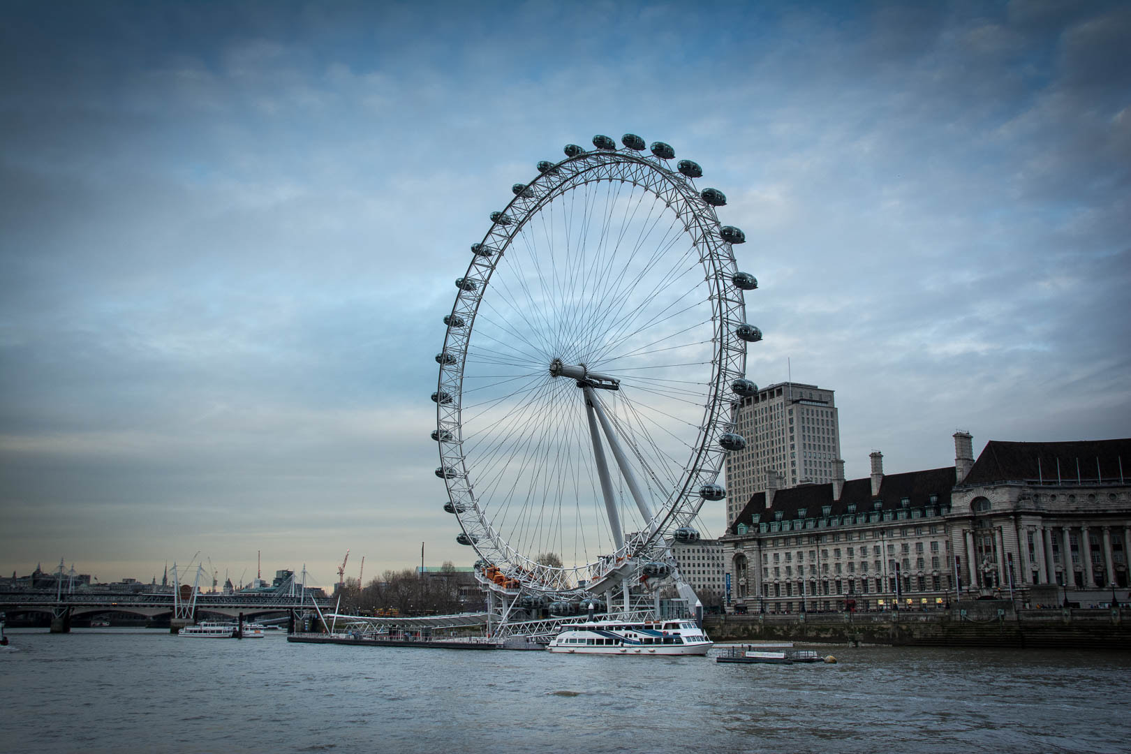 Sigma 18-200mm F3.5-6.3 DC OS HSM sample photo. London eye photography