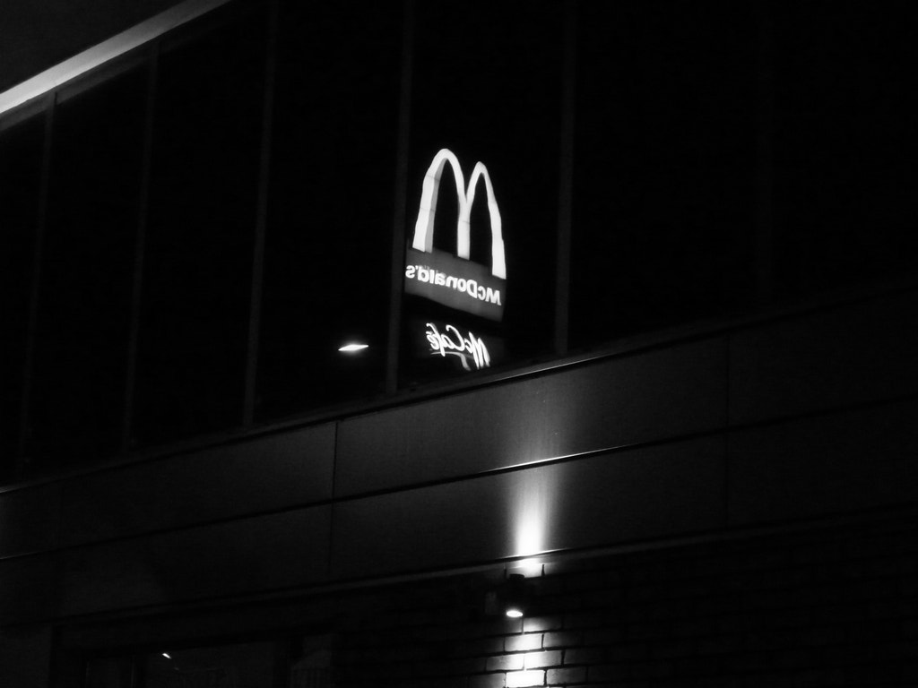 Panasonic DMC-LZ8 sample photo. M by night o (kopiowanie) photography