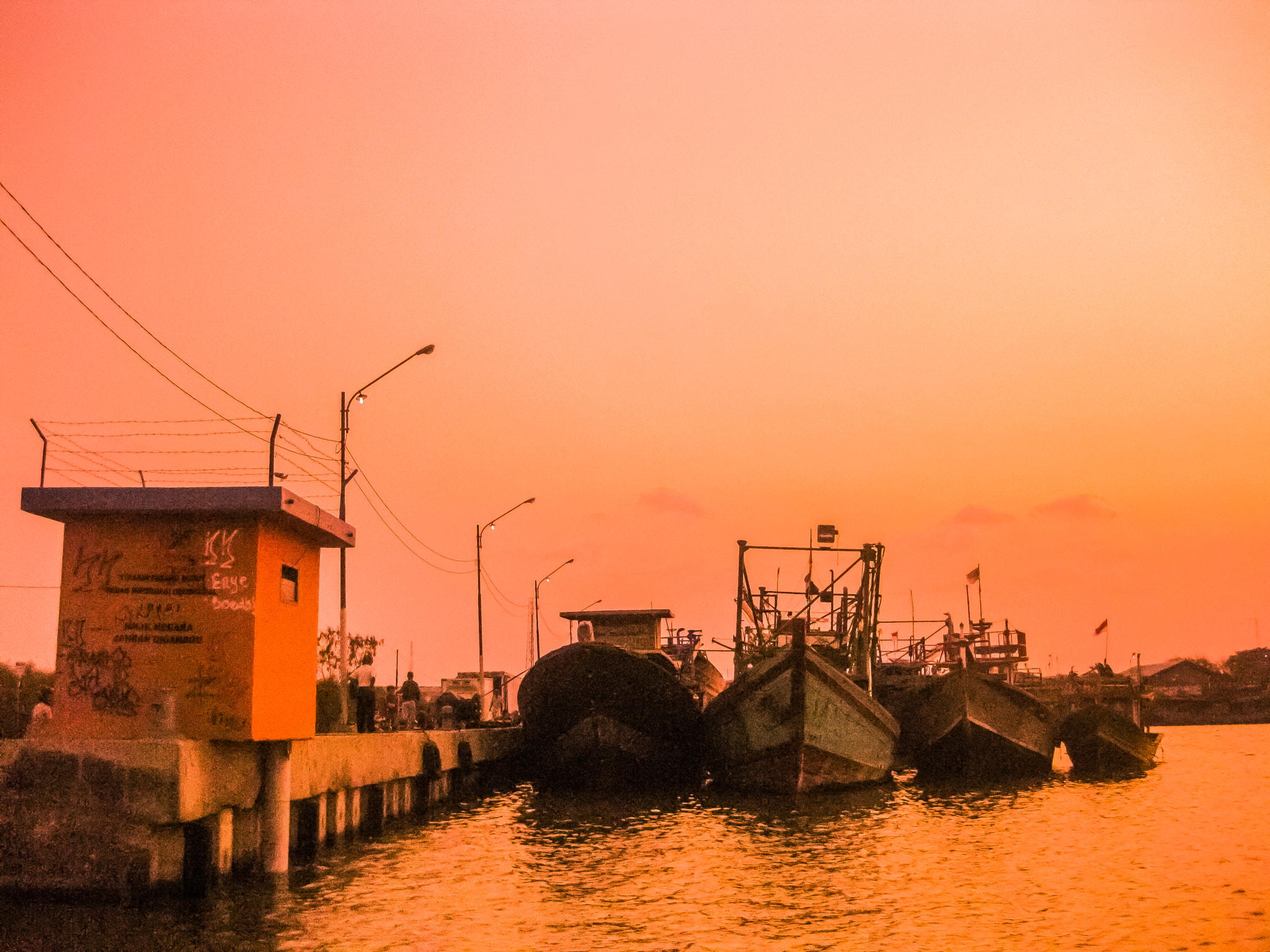 Canon PowerShot SD770 IS (Digital IXUS 85 IS / IXY Digital 25 IS) sample photo. Sun sets at kejawanan harbour, cirebon. photography